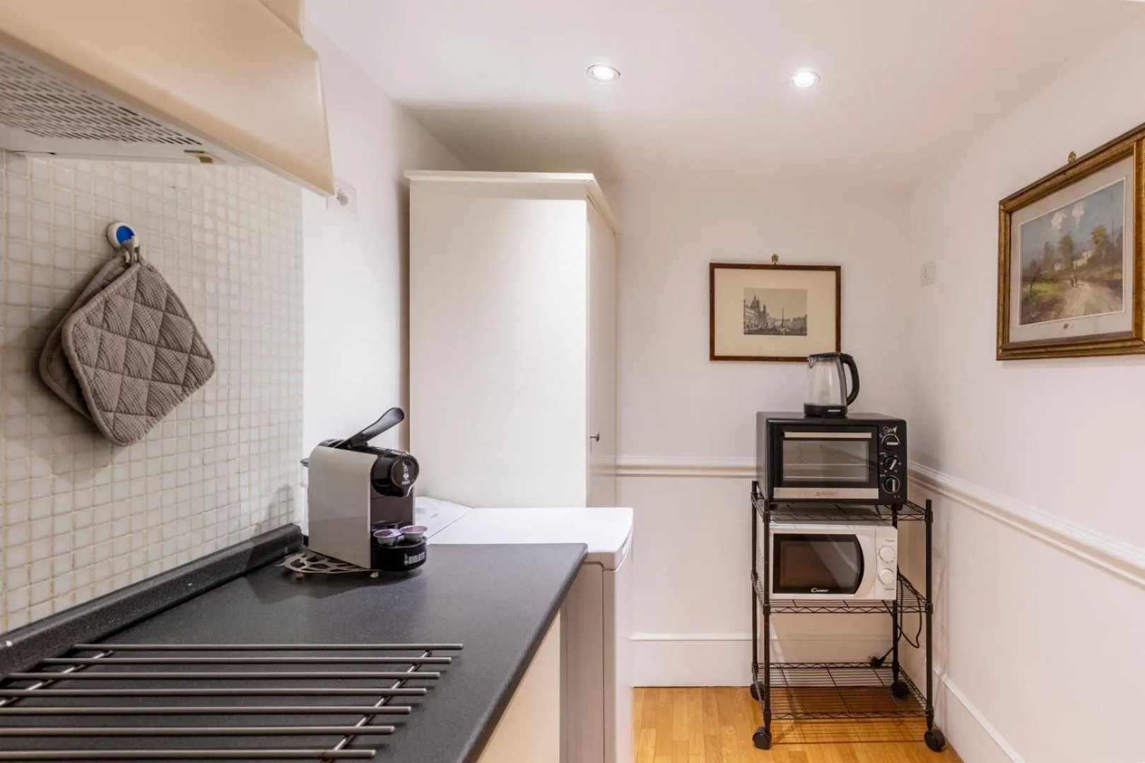 Coffee/tea facilities in Martina House