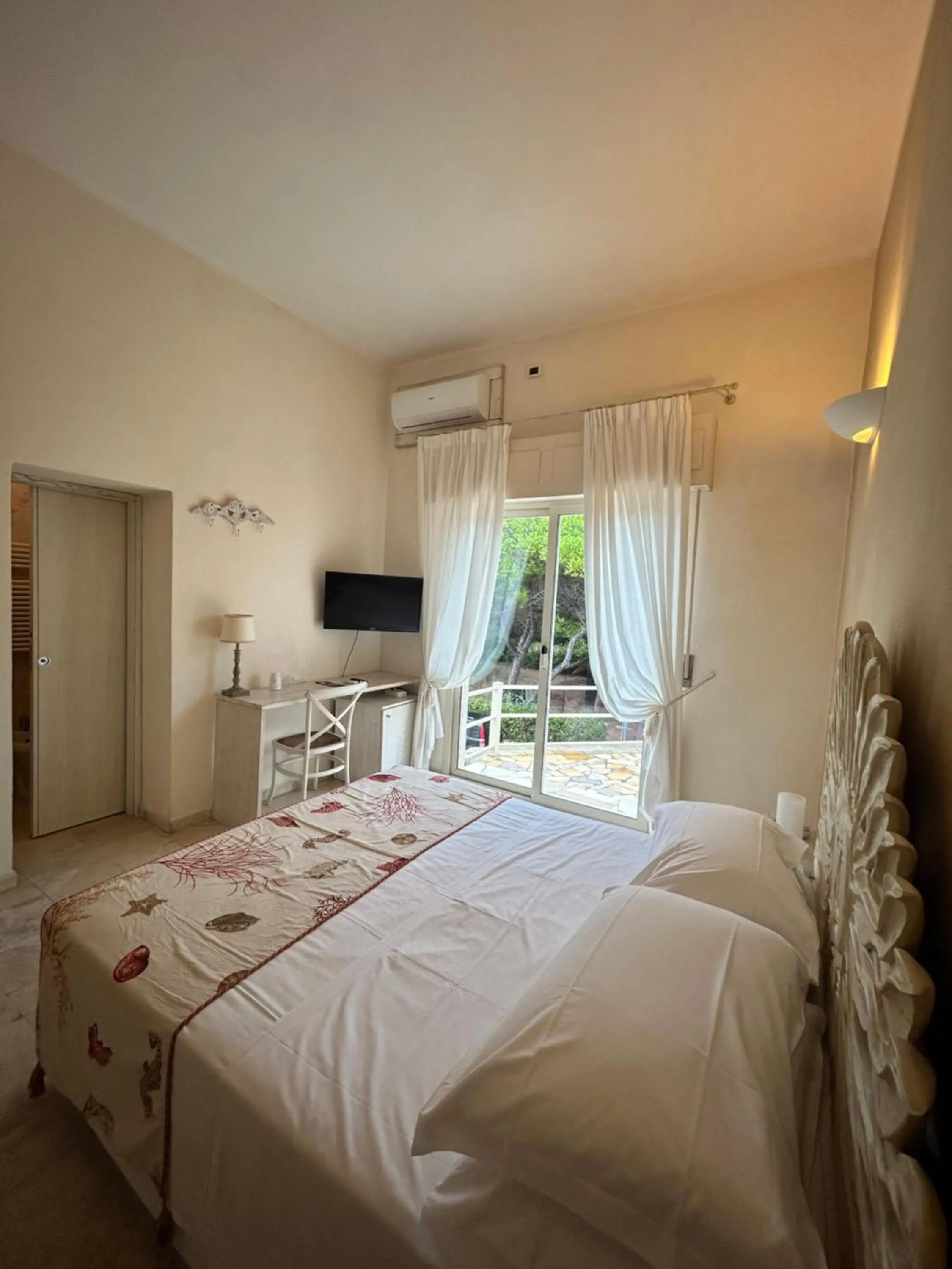 Bed in Hotel Bagni Lido