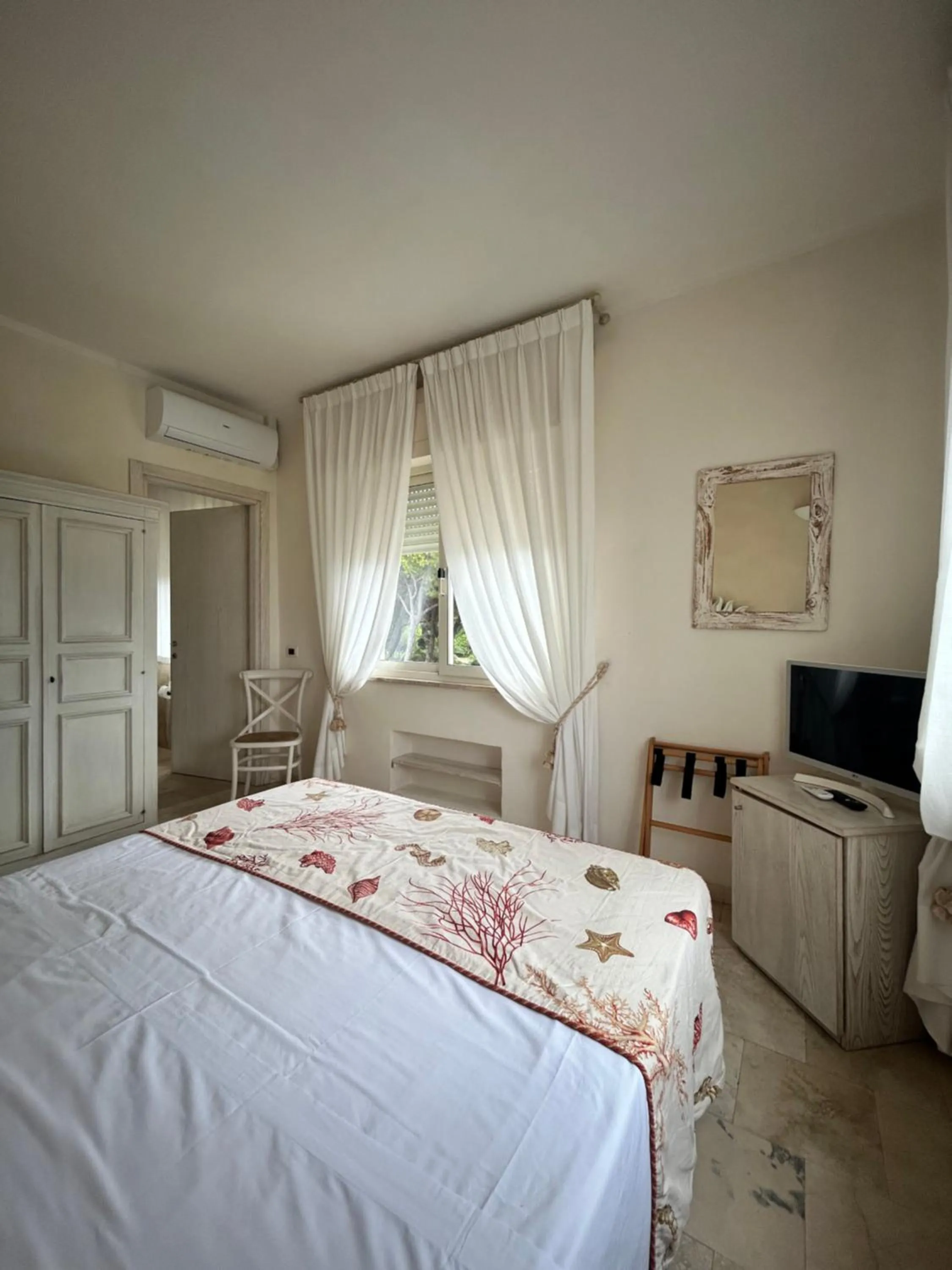 Bed in Hotel Bagni Lido