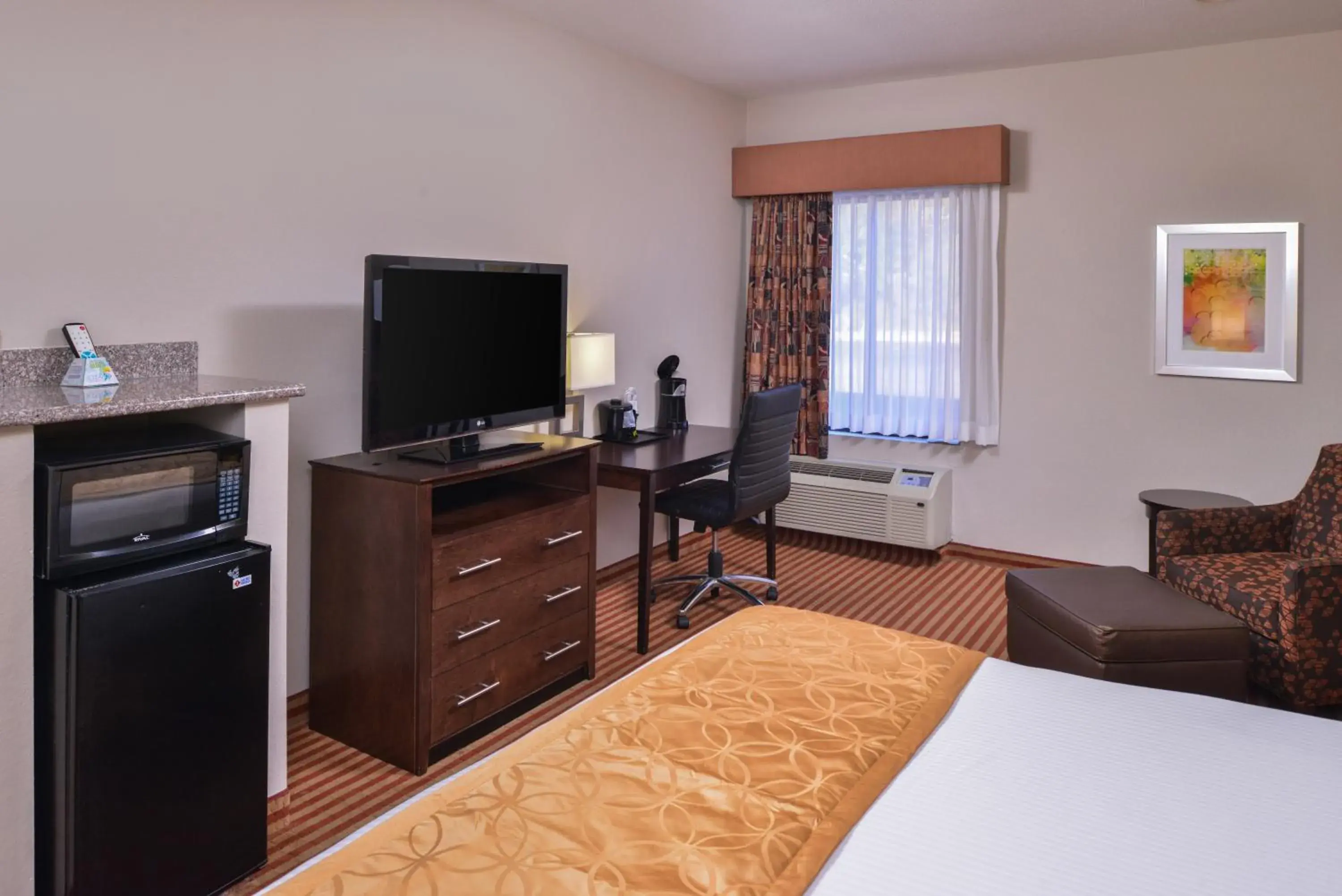 King Room in Americas Best Value Inn & Suites Bastrop King Room in Americas Best Value Inn & Suites Bastrop