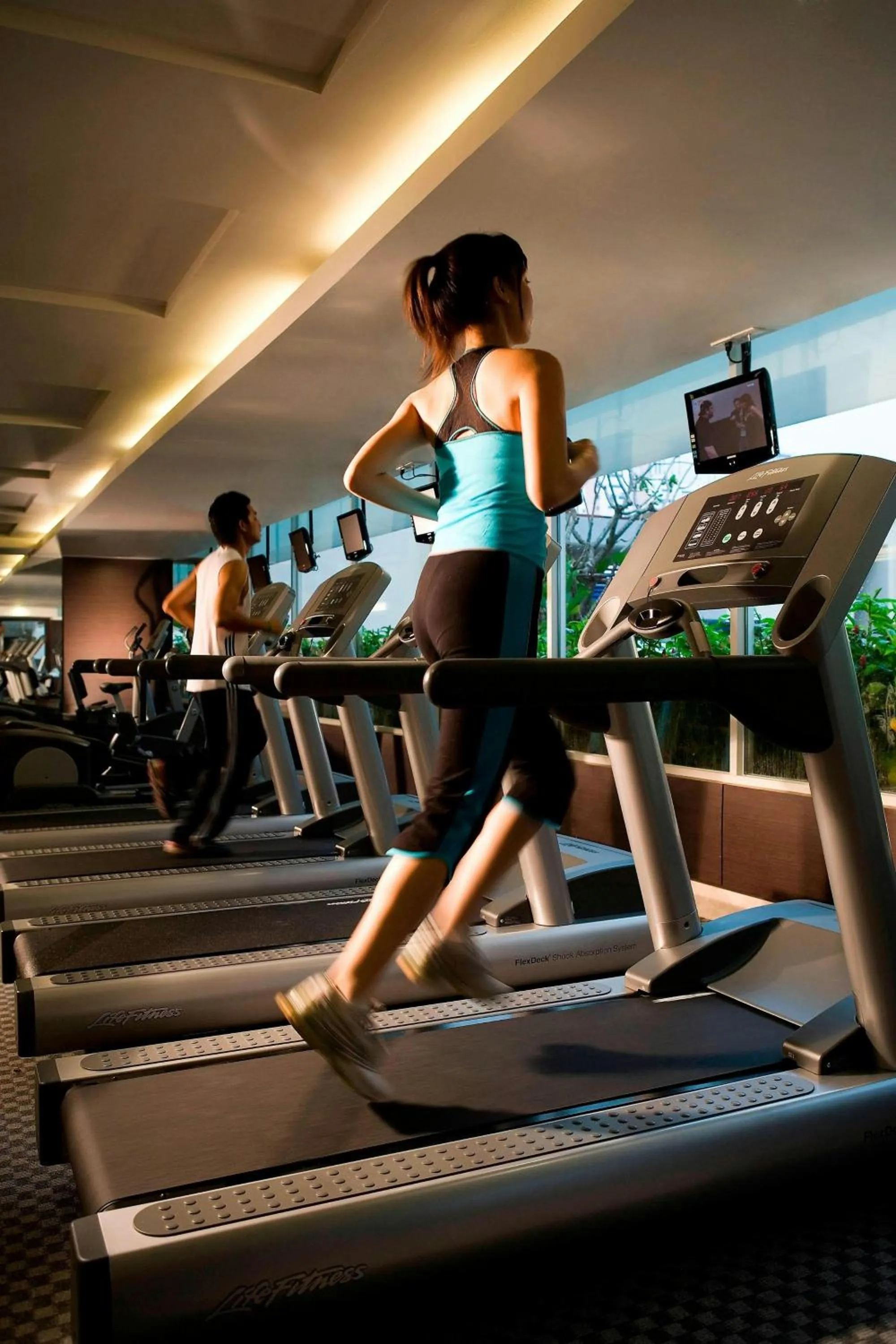 Fitness centre/facilities in Courtyard by Marriott Bangkok