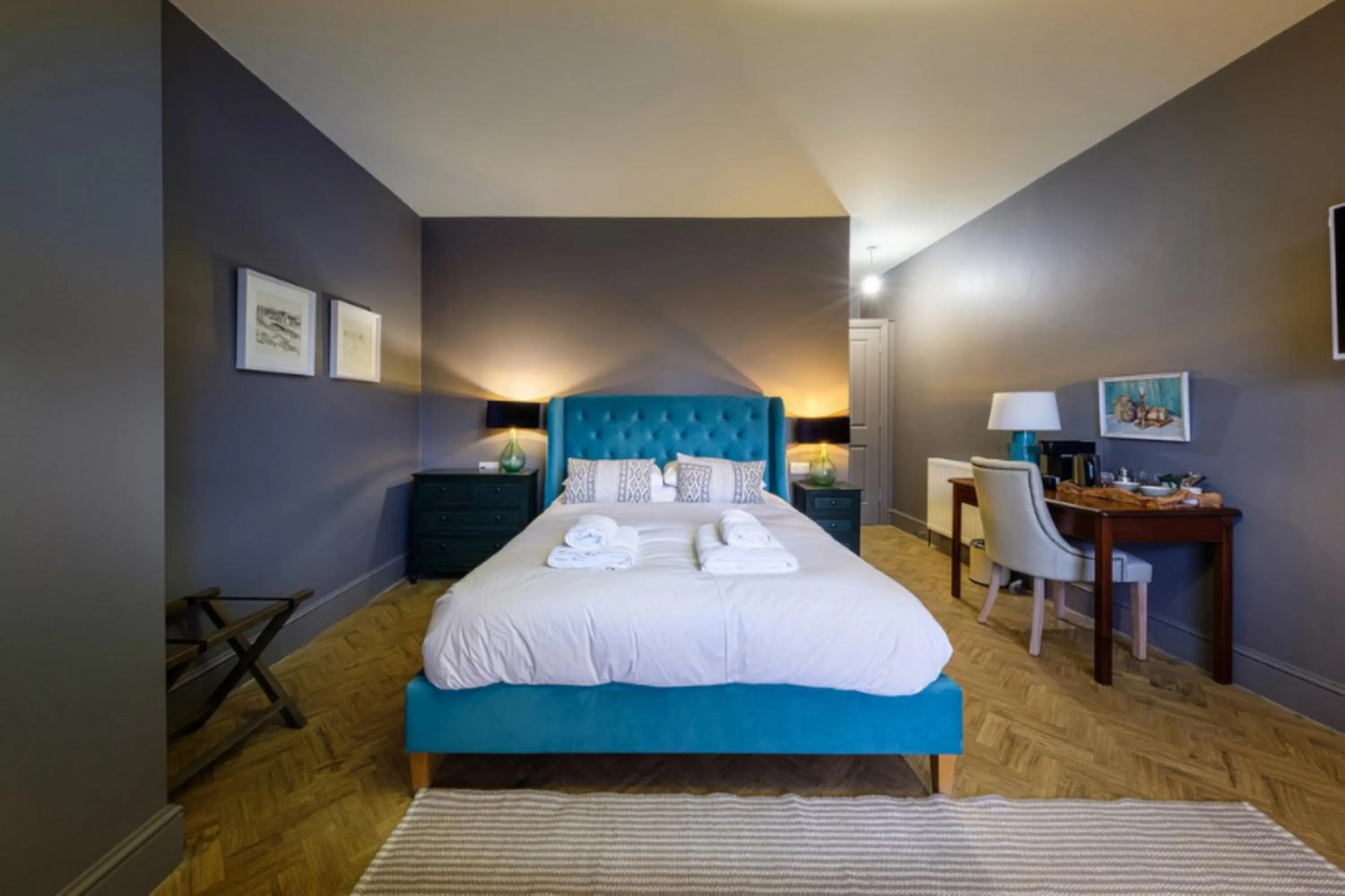 Bedroom, Bed in The Globe Inn