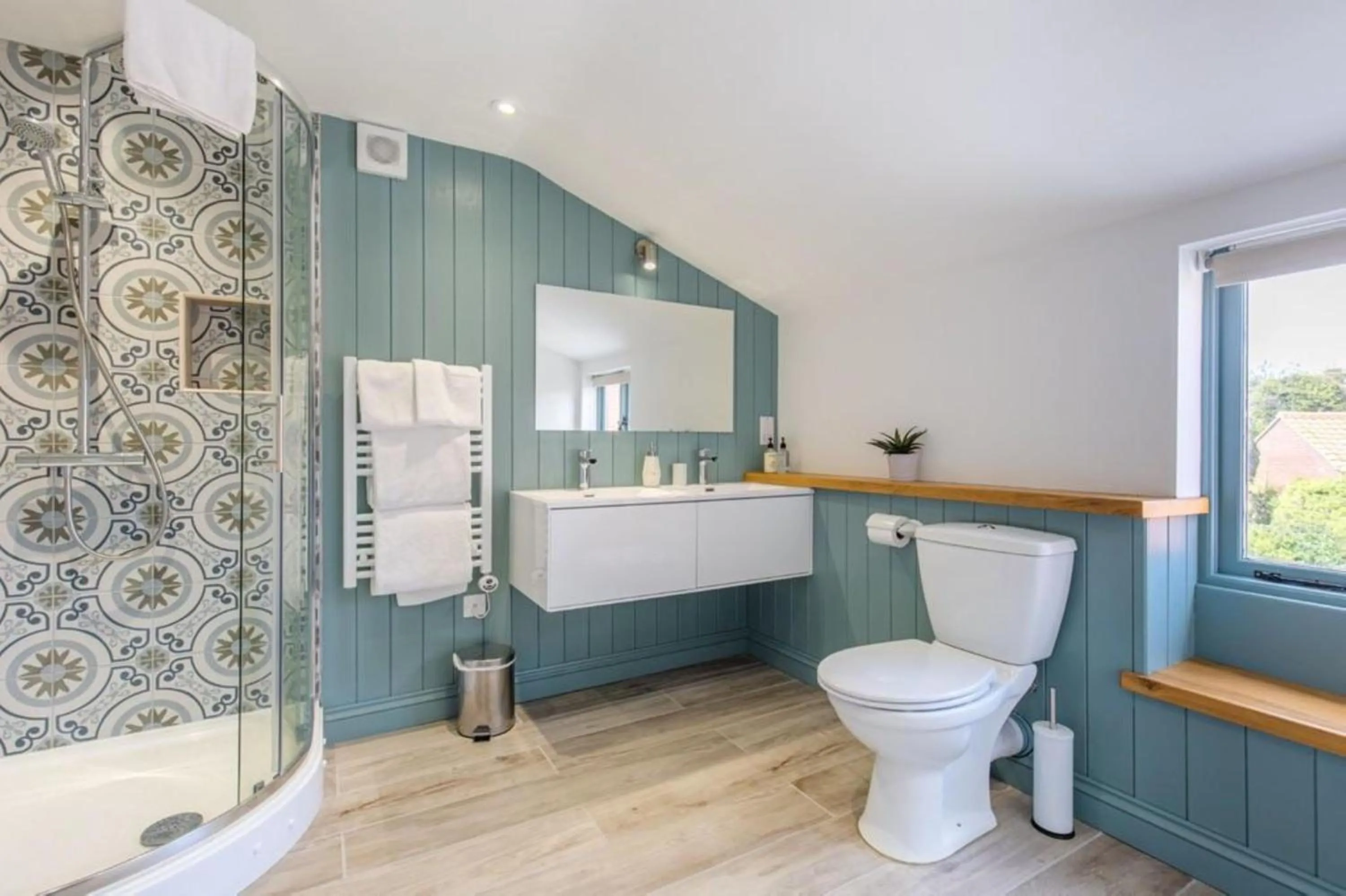 Bathroom in The Globe Inn