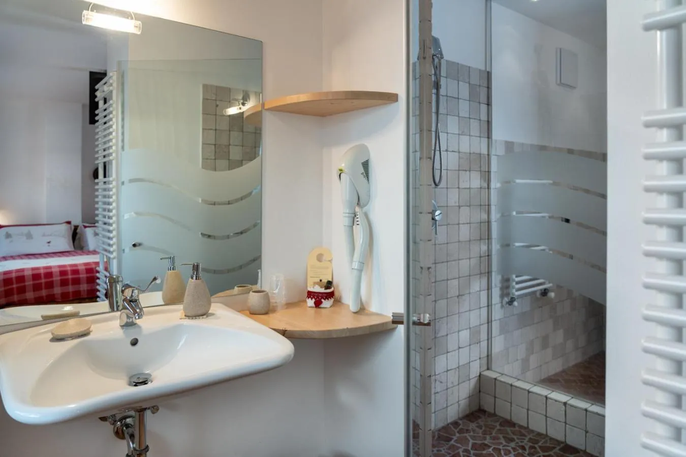 Shower in Garnì Ladin