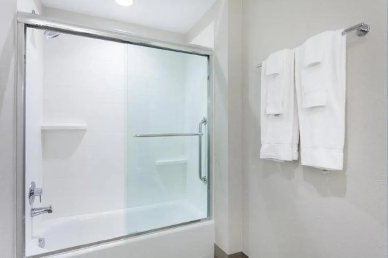 Standard Room in Holiday Inn Express & Suites Panama City Beach - Beachfront by IHG Standard Room in Holiday Inn Express & Suites Panama City Beach - Beachfront by IHG