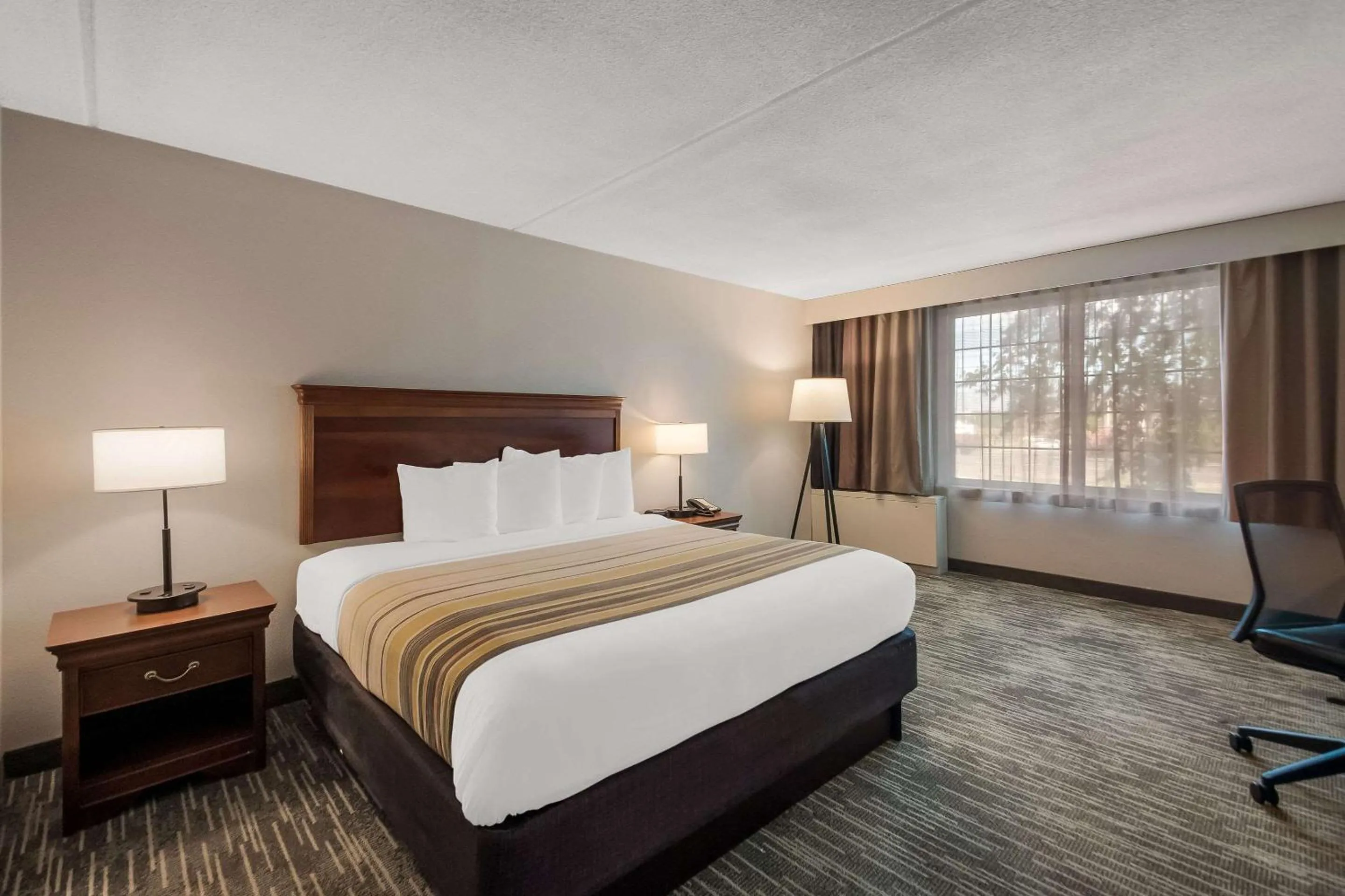 Bedroom, Bed in Country Inn & Suites by Radisson, Fredericksburg South I-95 , VA