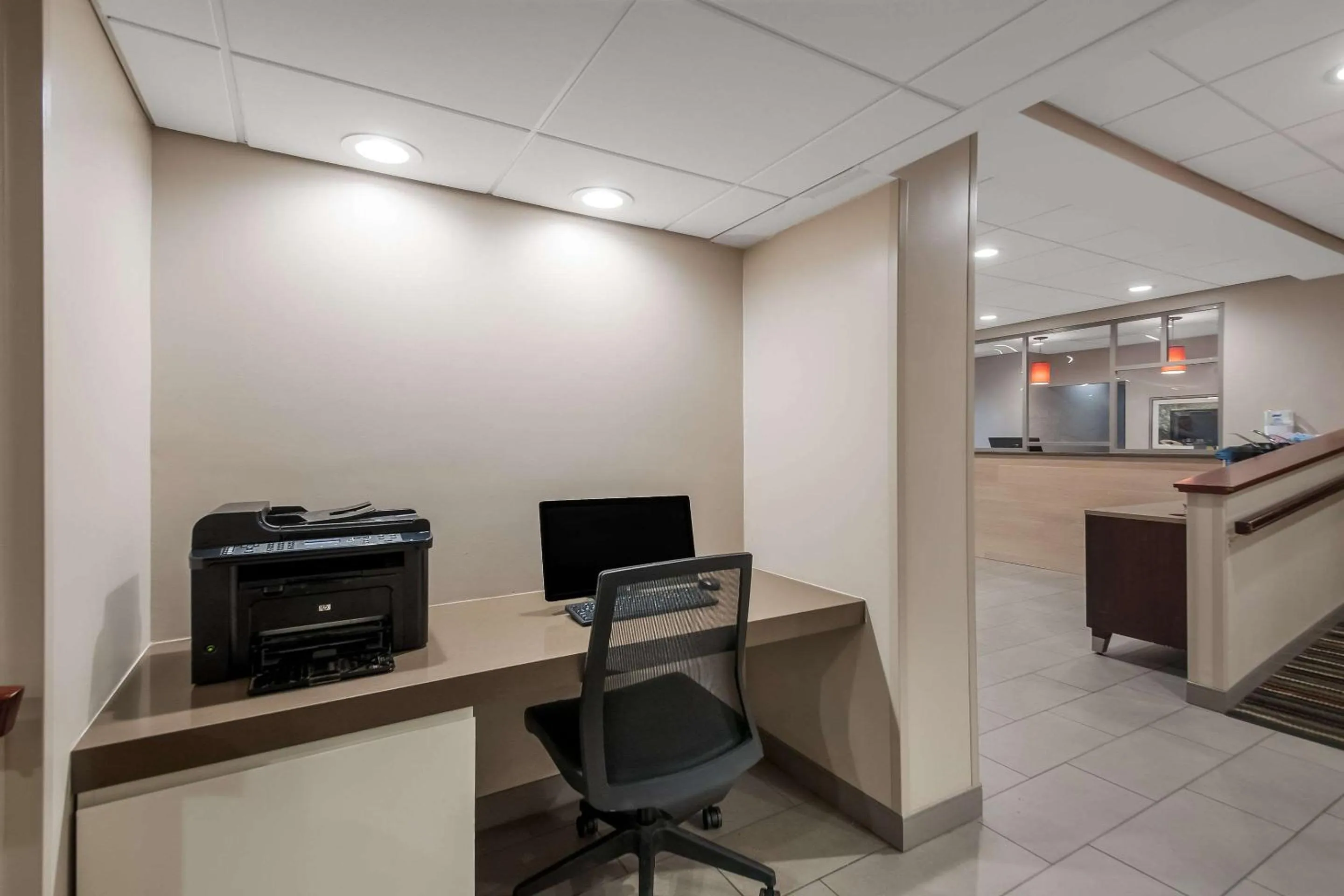 Business facilities in Country Inn & Suites by Radisson, Fredericksburg South I-95 , VA