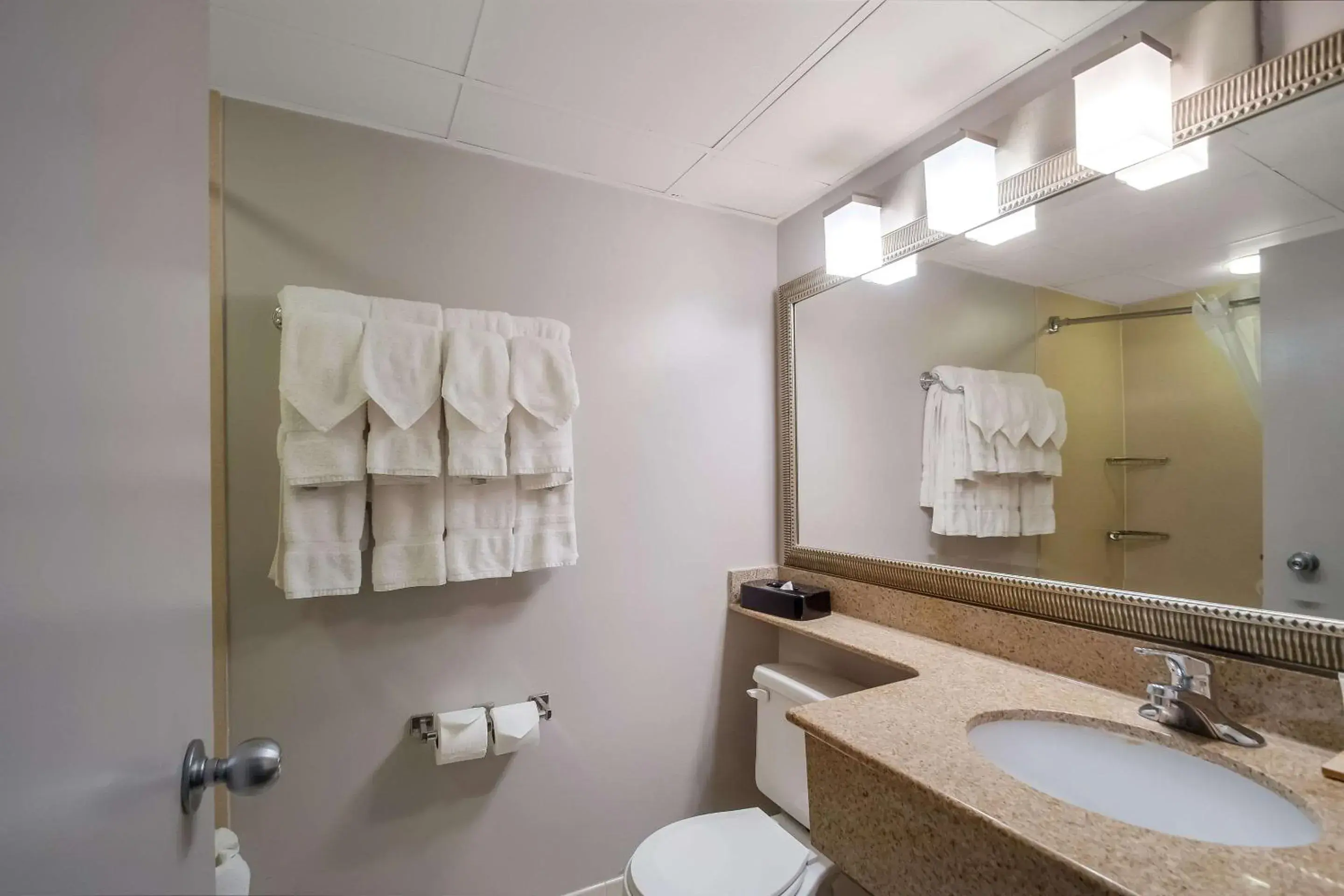 King Studio Suite with Sofa Bed - Non-Smoking in Country Inn & Suites by Radisson, Fredericksburg South I-95 , VA King Studio Suite with Sofa Bed - Non-Smoking in Country Inn & Suites by Radisson, Fredericksburg South I-95 , VA