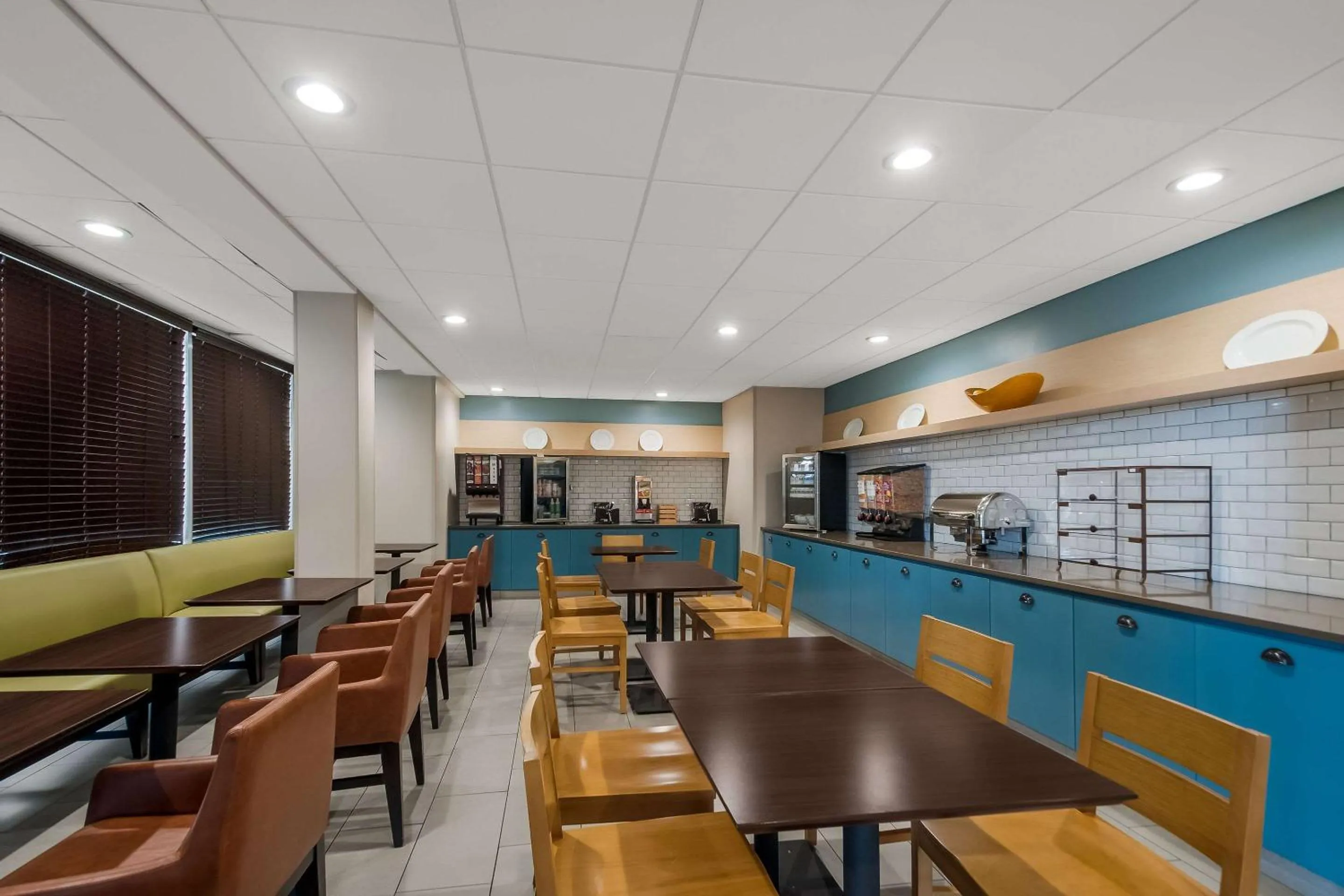 Restaurant/places to eat in Country Inn & Suites by Radisson, Fredericksburg South I-95 , VA