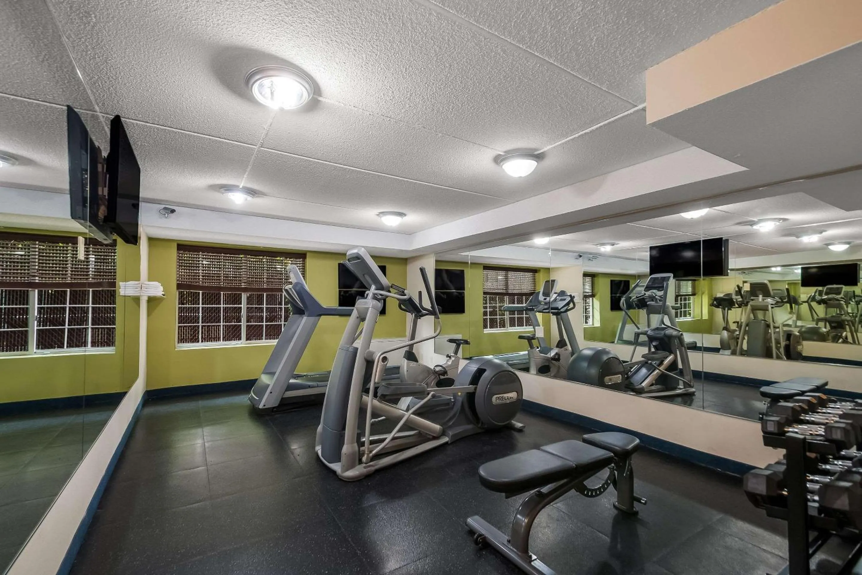 Fitness centre/facilities in Country Inn & Suites by Radisson, Fredericksburg South I-95 , VA