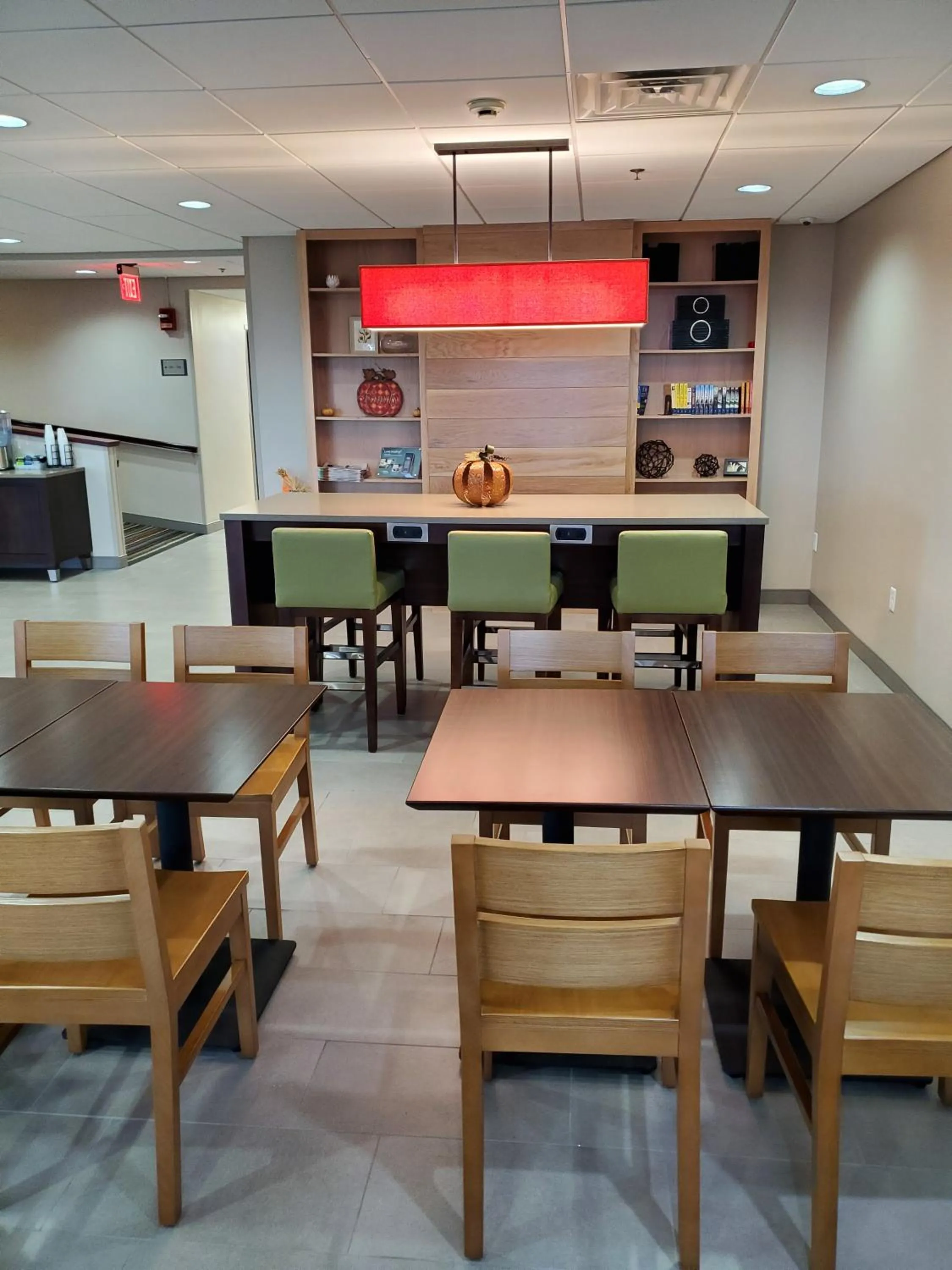 Dining area in Country Inn & Suites by Radisson, Fredericksburg South I-95 , VA