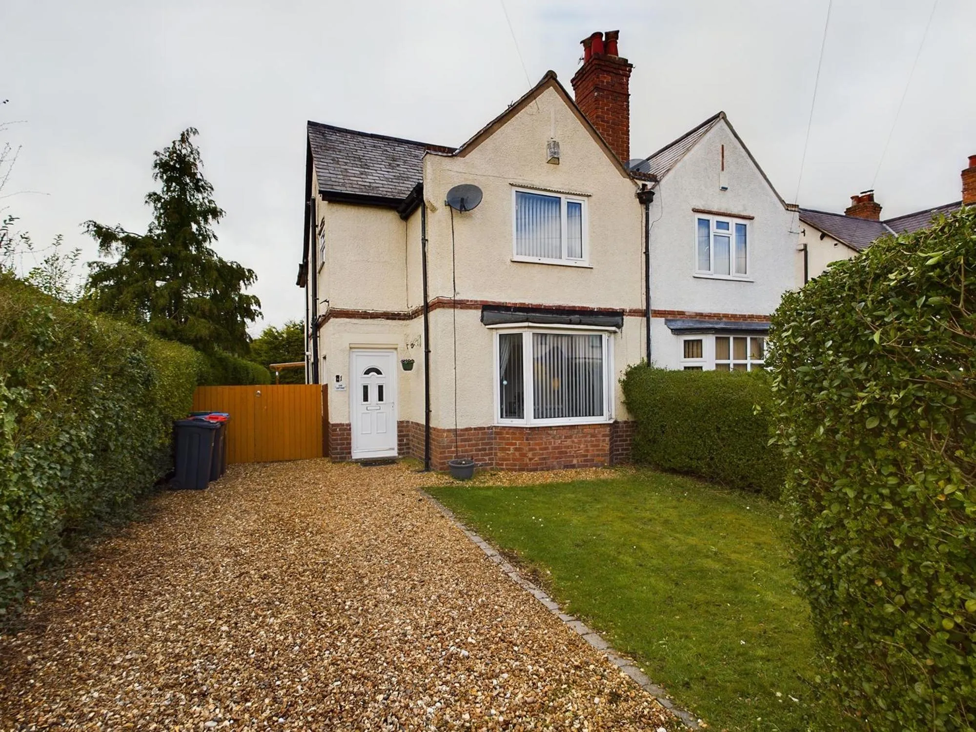 Garden in Zoo Cottage