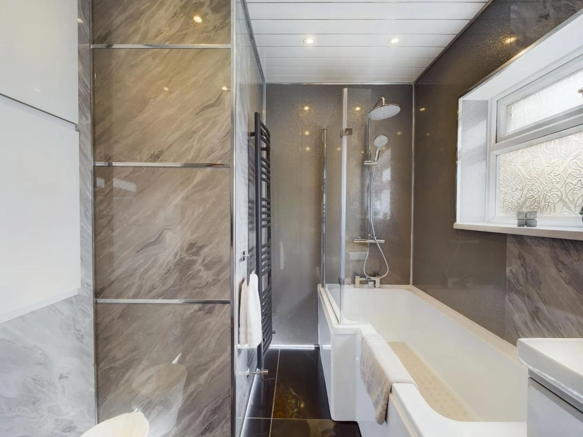 Bathroom in Zoo Cottage