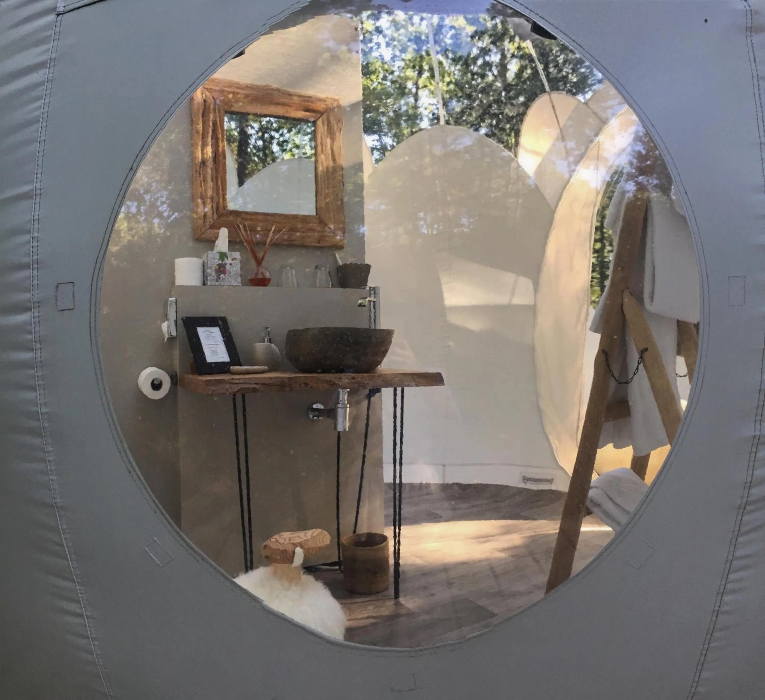 Bathroom in Les Bulles De Bordeaux