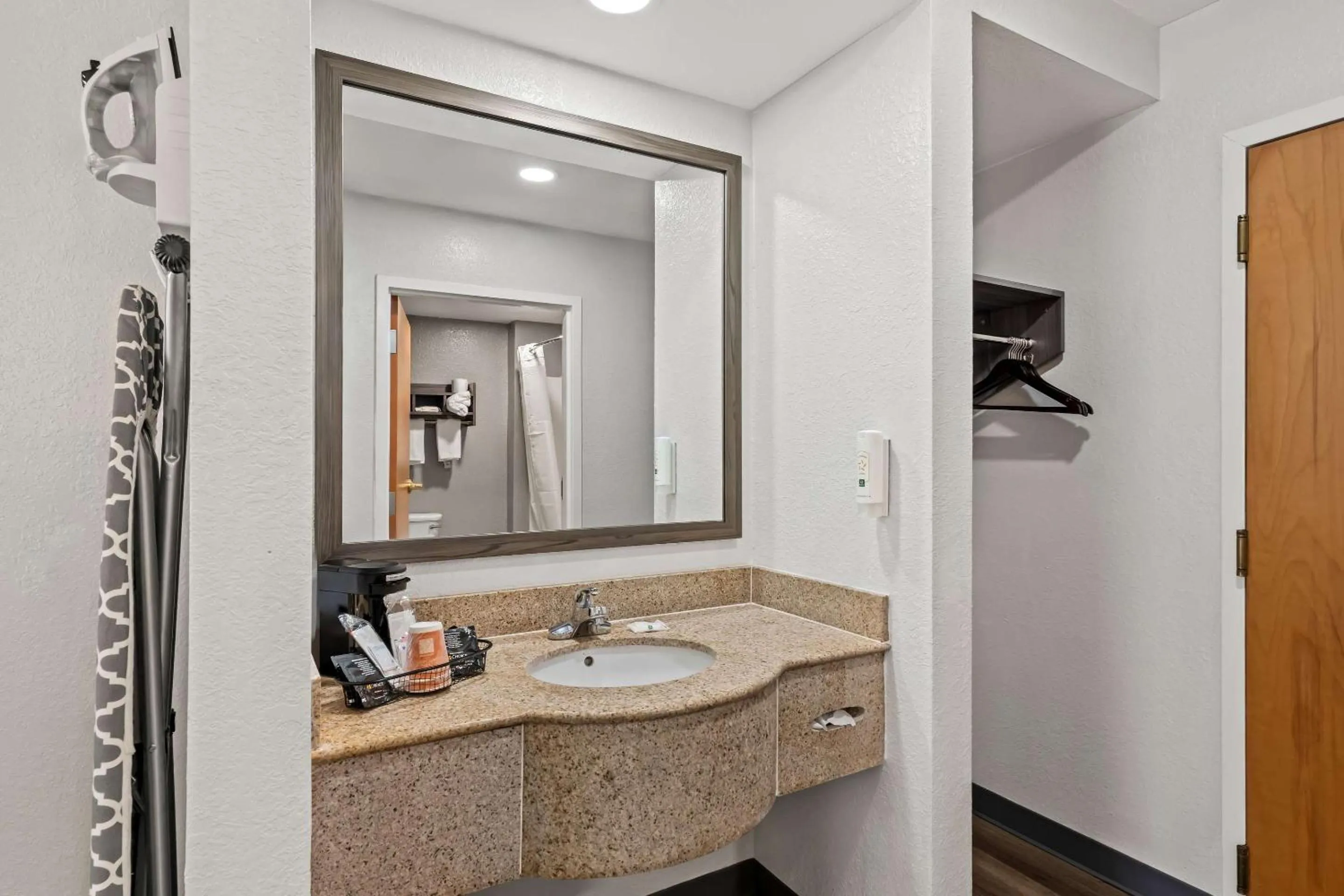 Bedroom in Quality Inn & Suites Biloxi - Ocean Springs