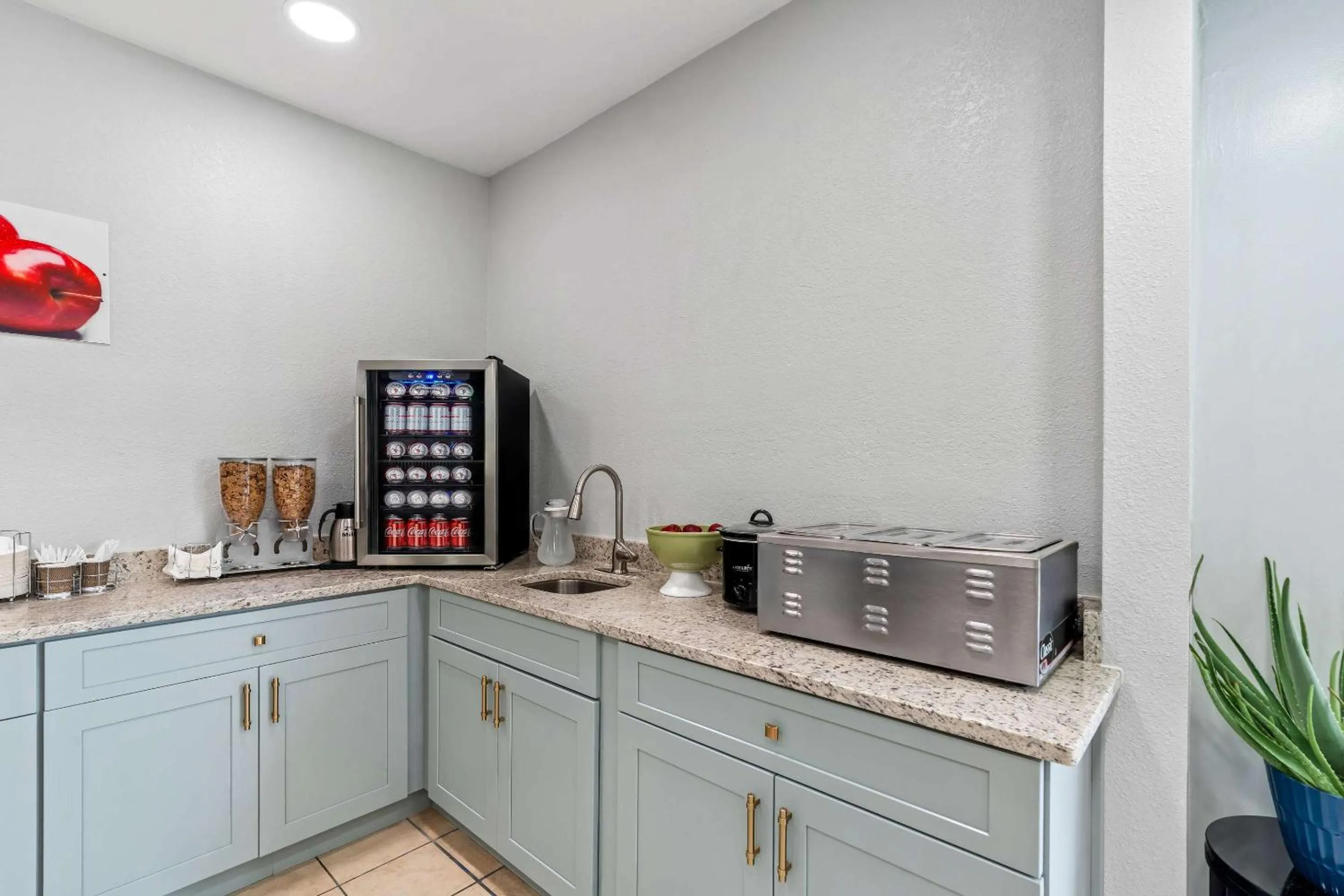 Breakfast in Quality Inn & Suites Biloxi - Ocean Springs