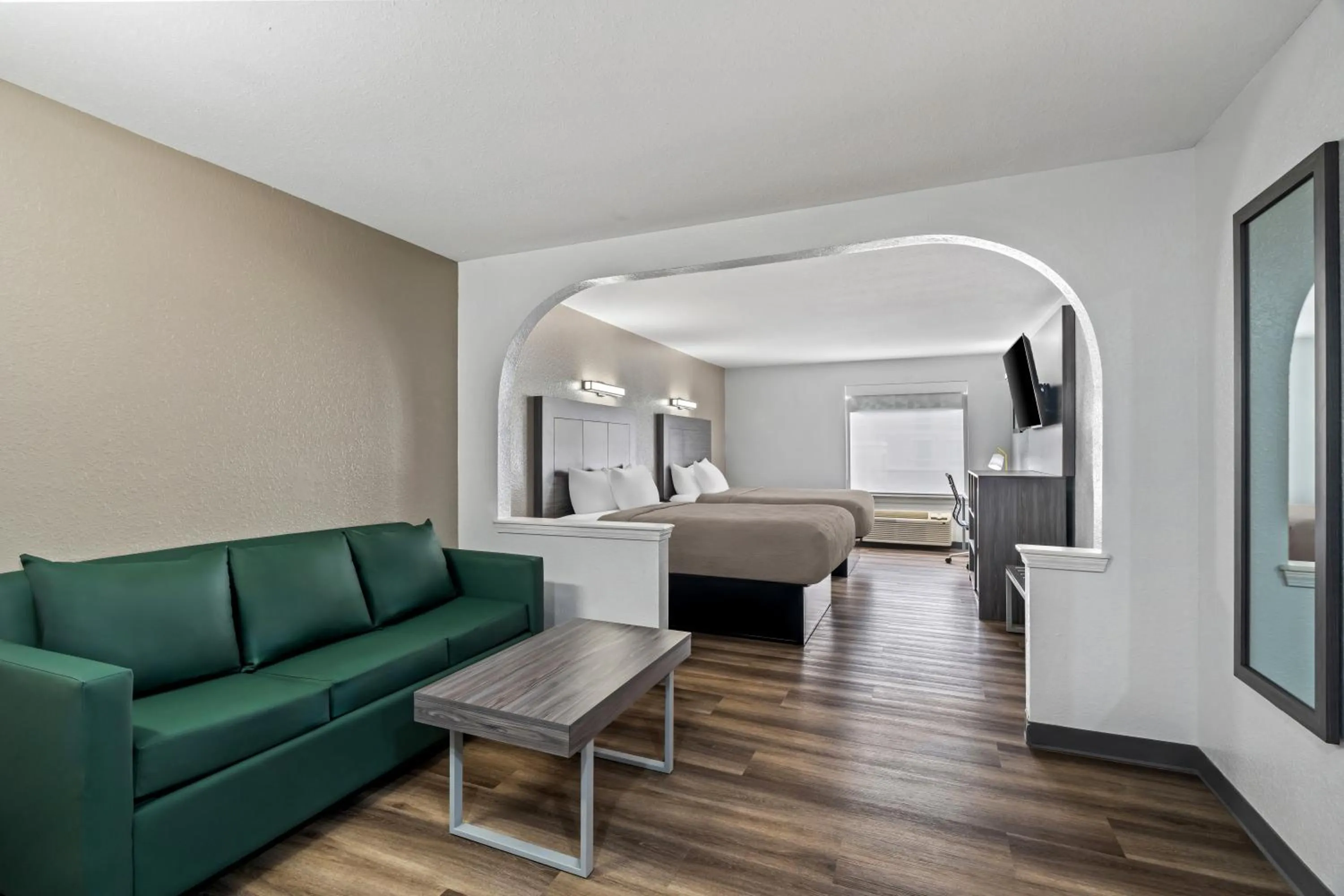 Seating area in Quality Inn & Suites Biloxi - Ocean Springs