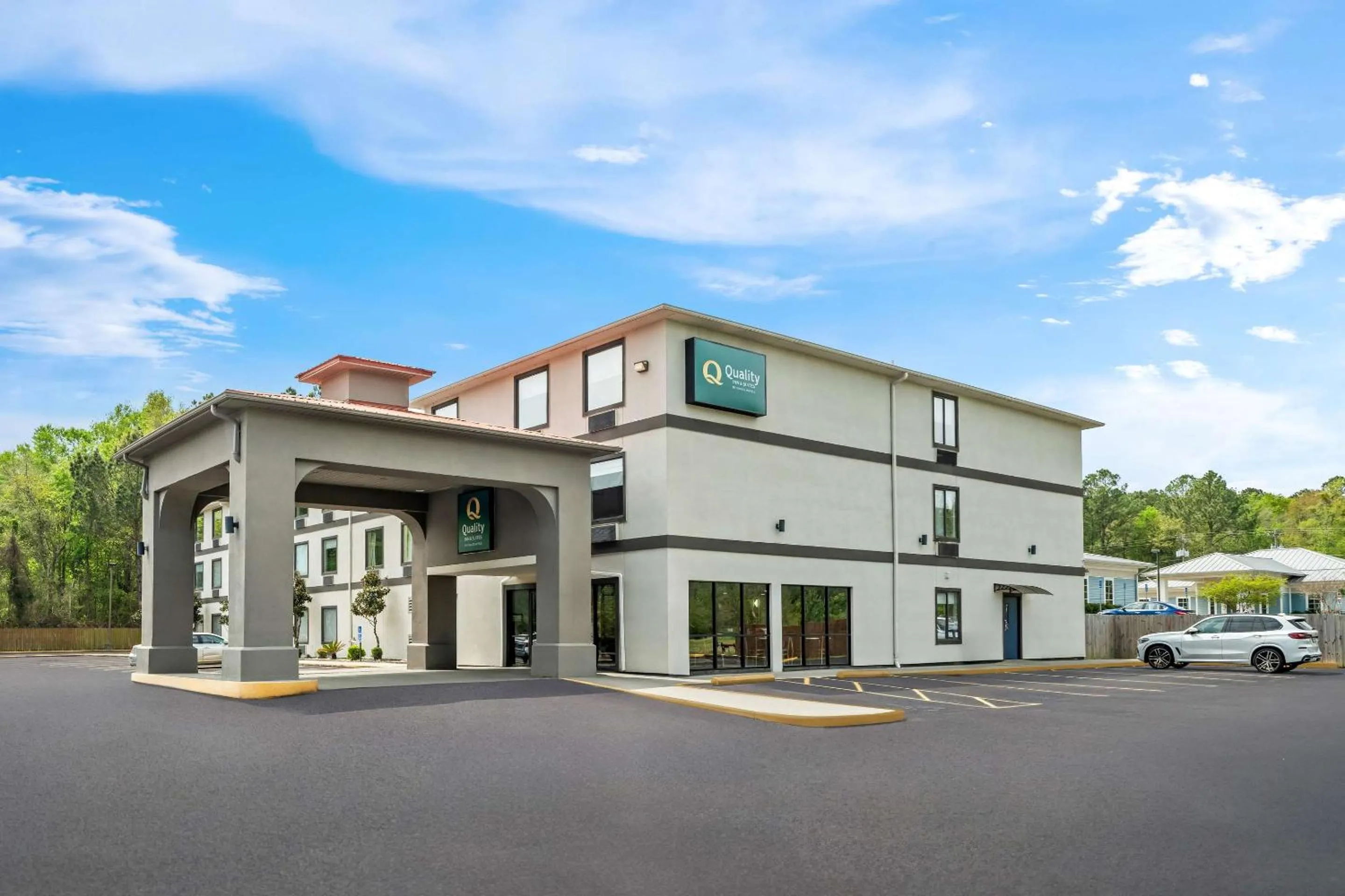 Property building in Quality Inn & Suites Biloxi - Ocean Springs