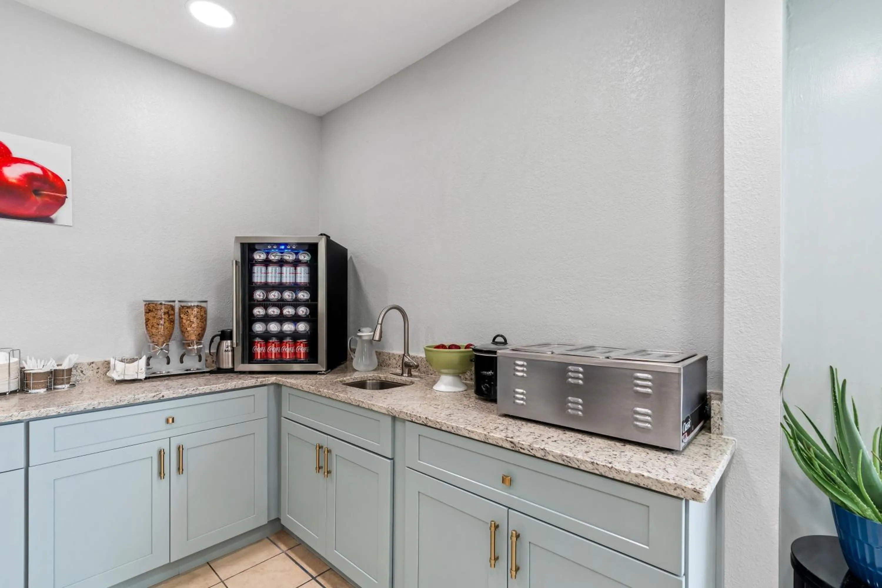 Food in Quality Inn & Suites Biloxi - Ocean Springs