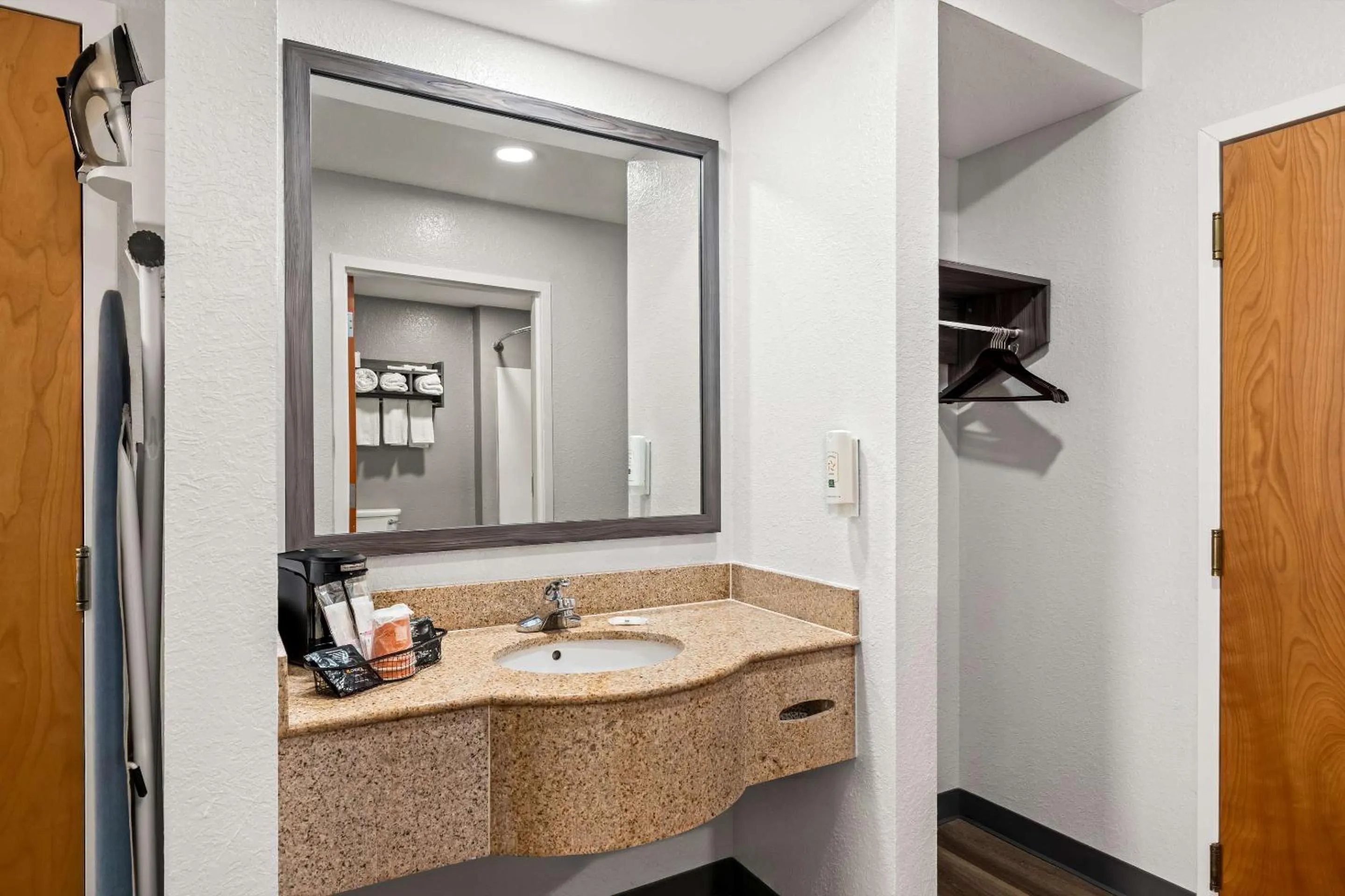 Bedroom in Quality Inn & Suites Biloxi - Ocean Springs