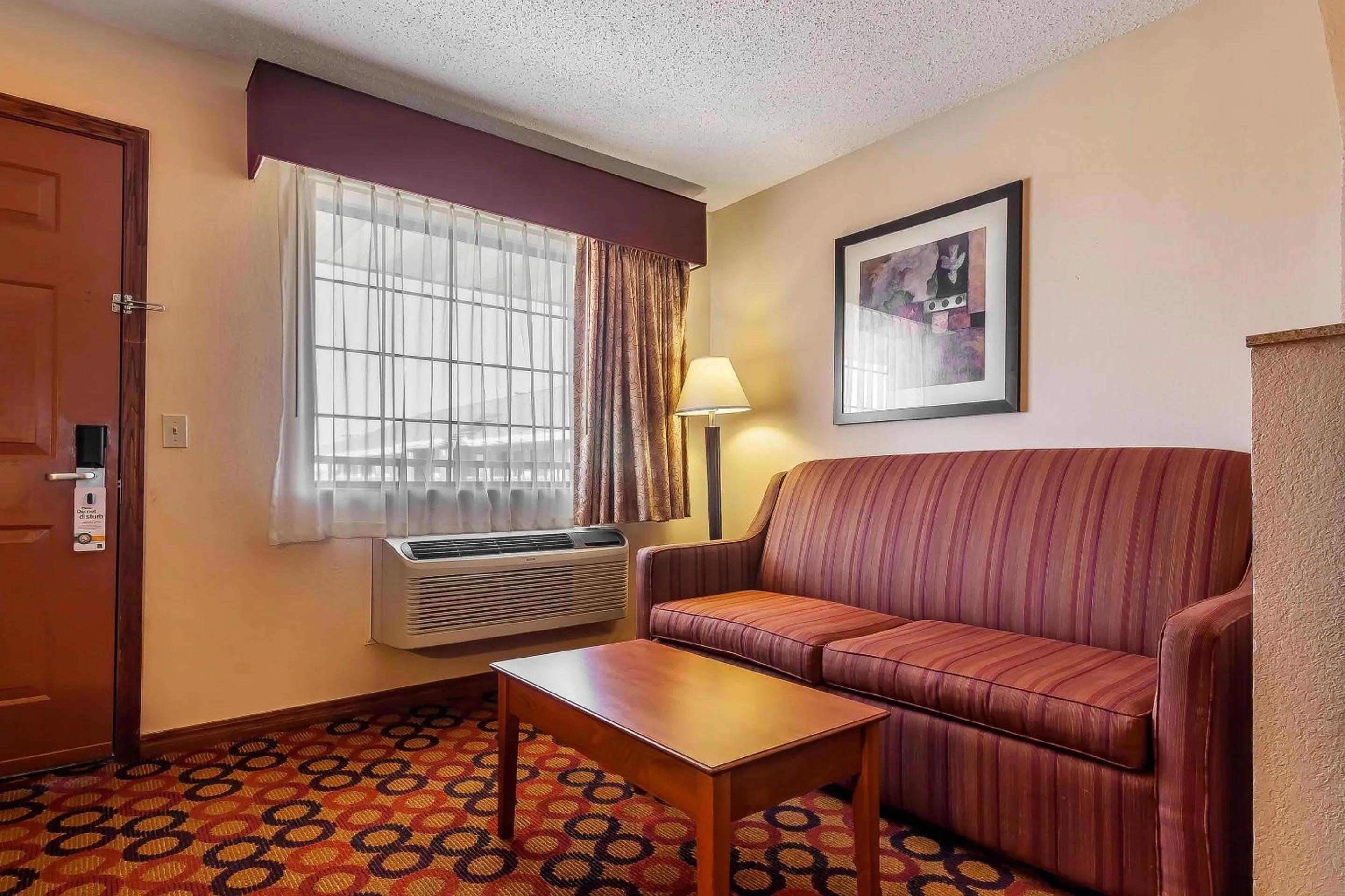 Bedroom in Quality Inn & Suites Owasso US-169