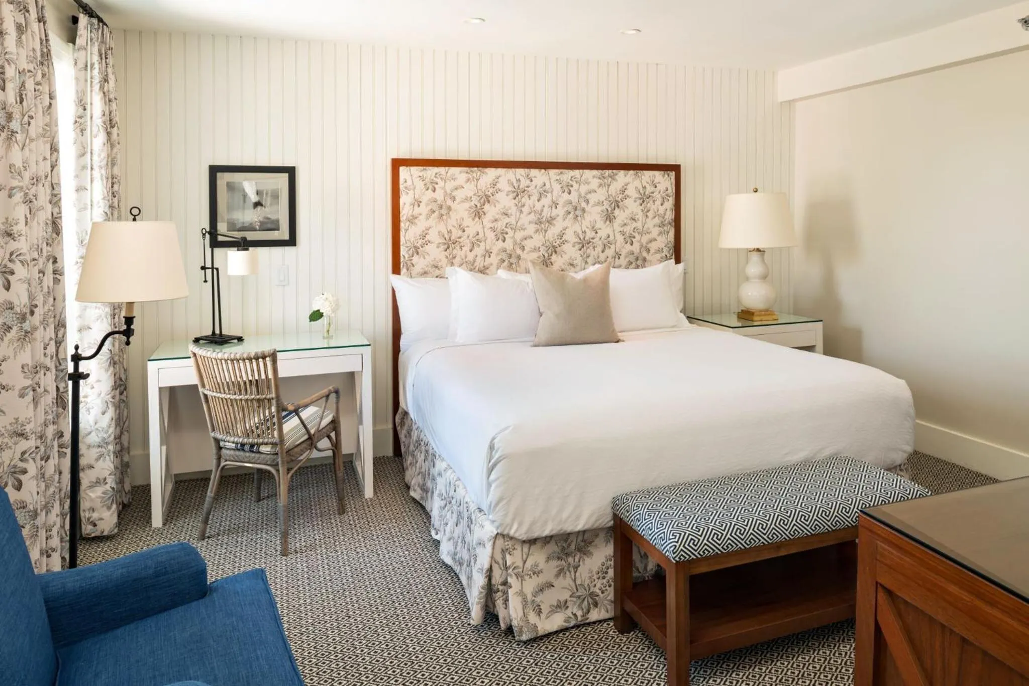 Bed in Harbor View Hotel