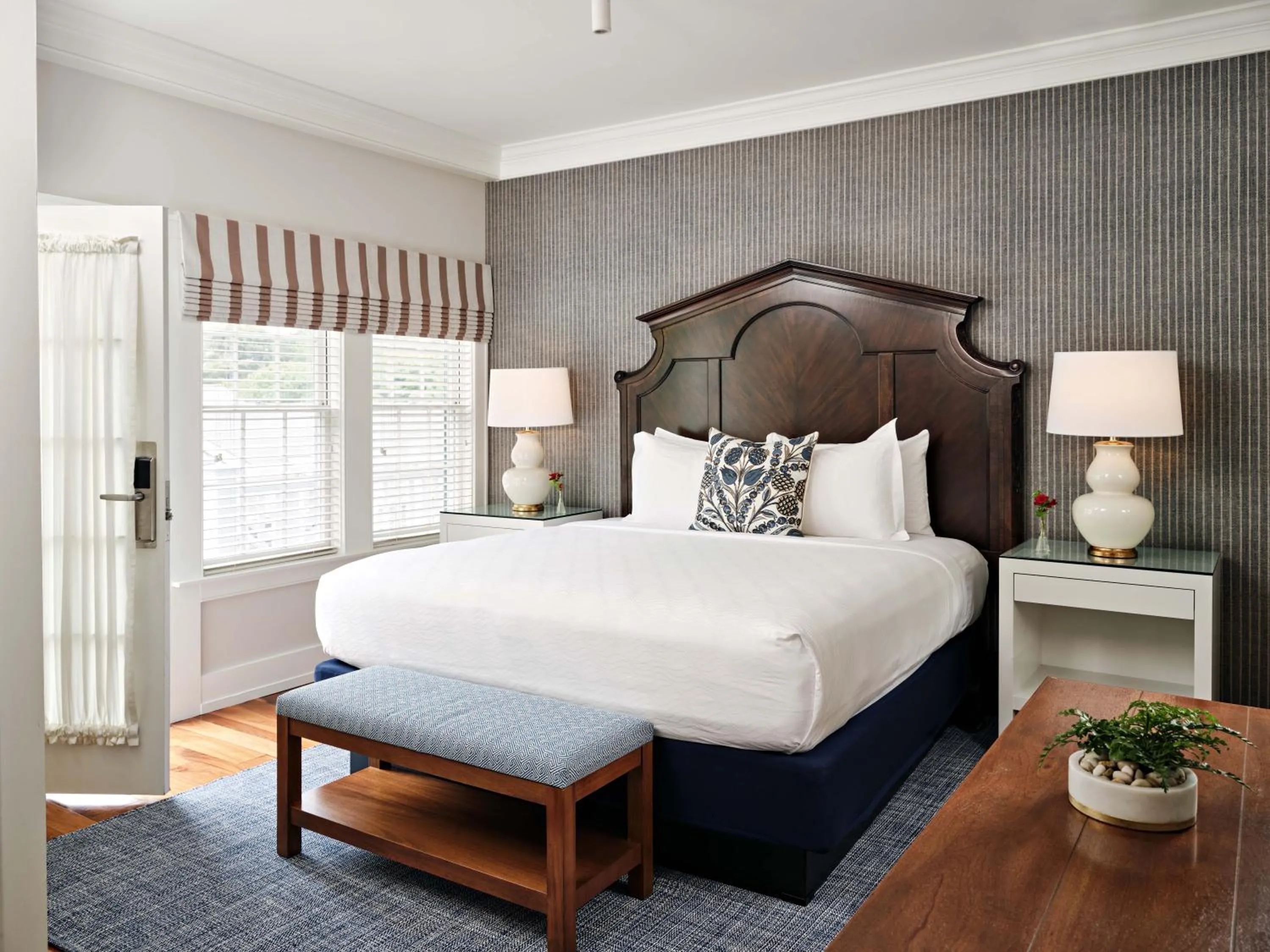 Bedroom, Bed in Harbor View Hotel