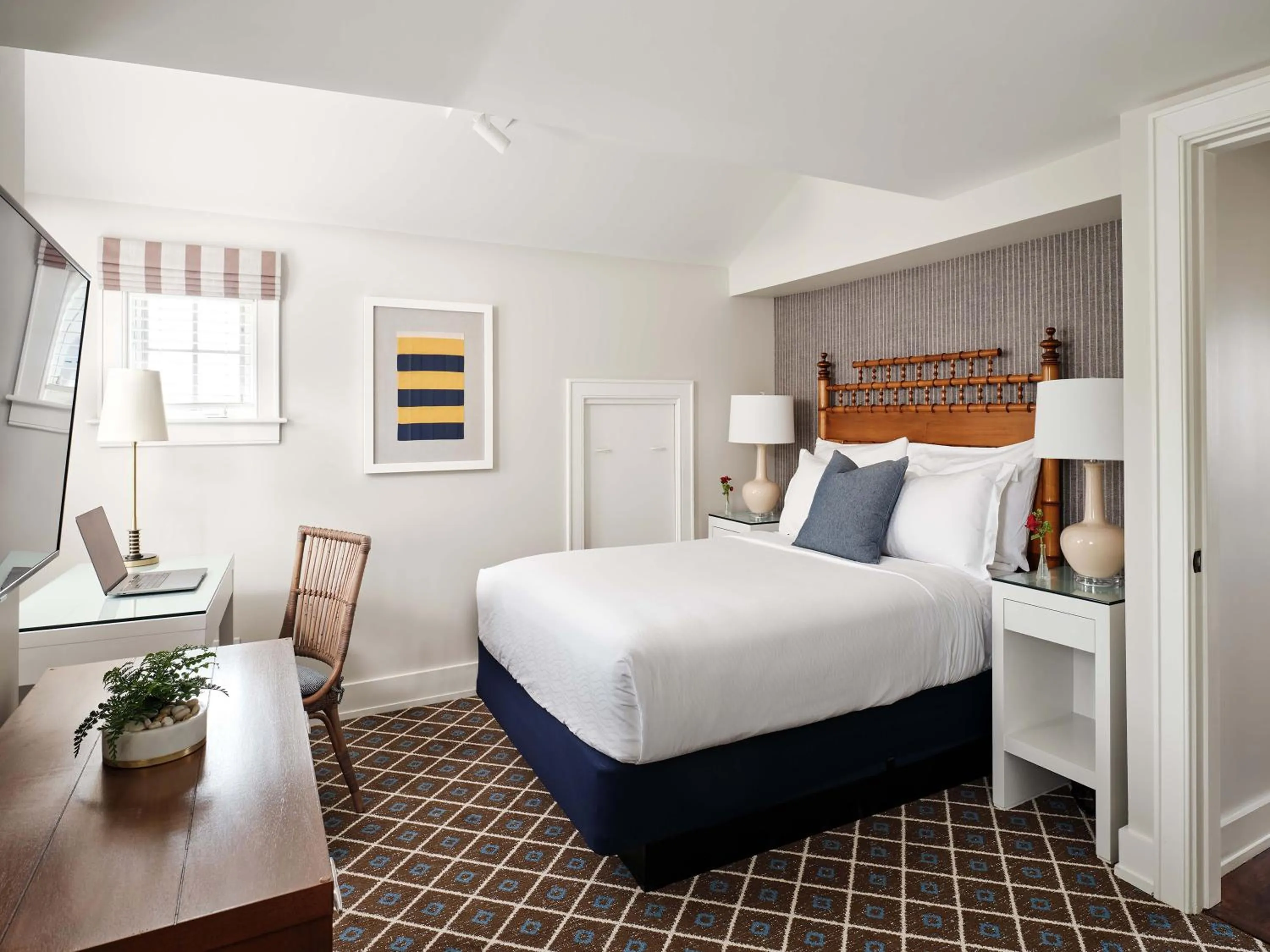 Bedroom, Bed in Harbor View Hotel