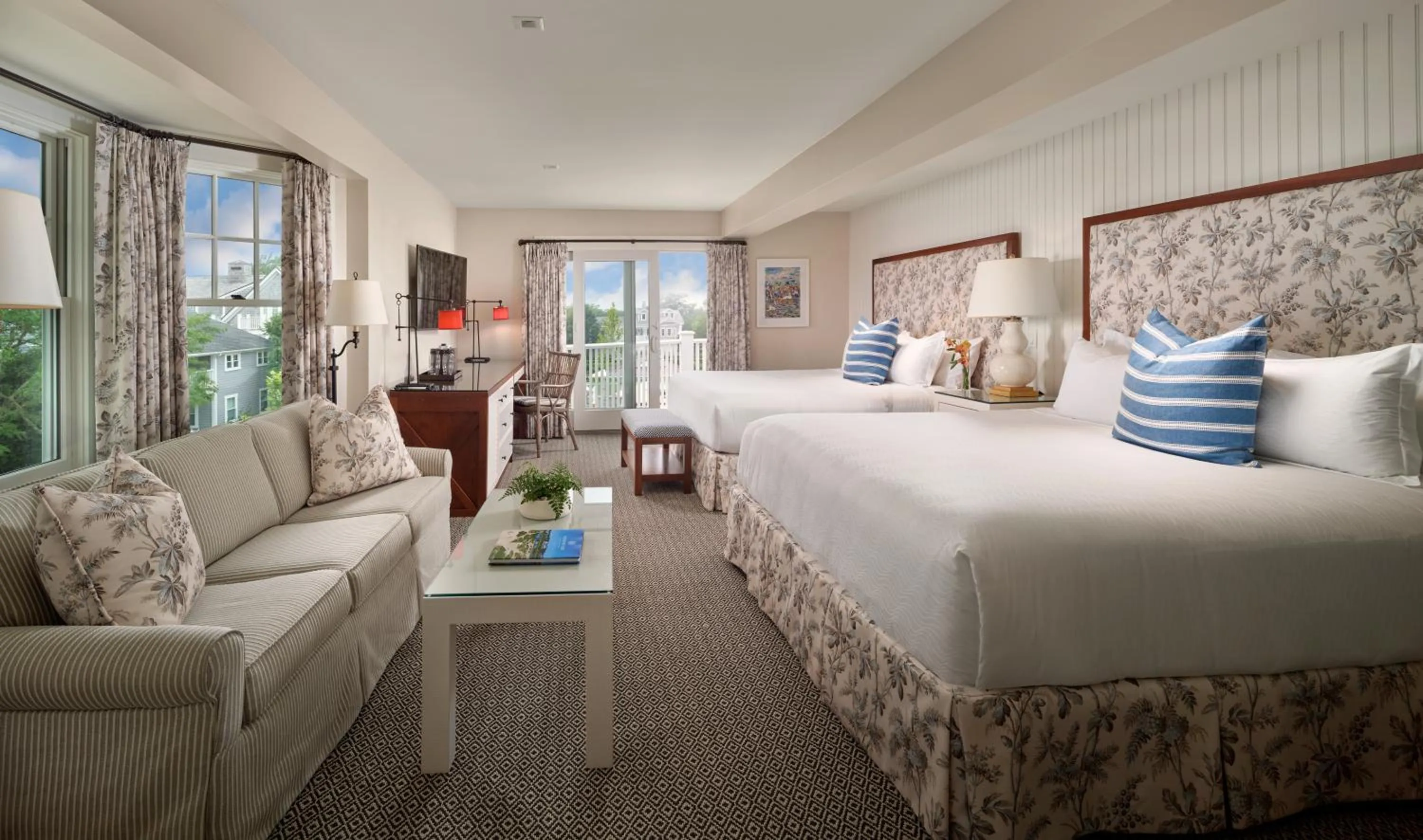 Bedroom, Bed in Harbor View Hotel