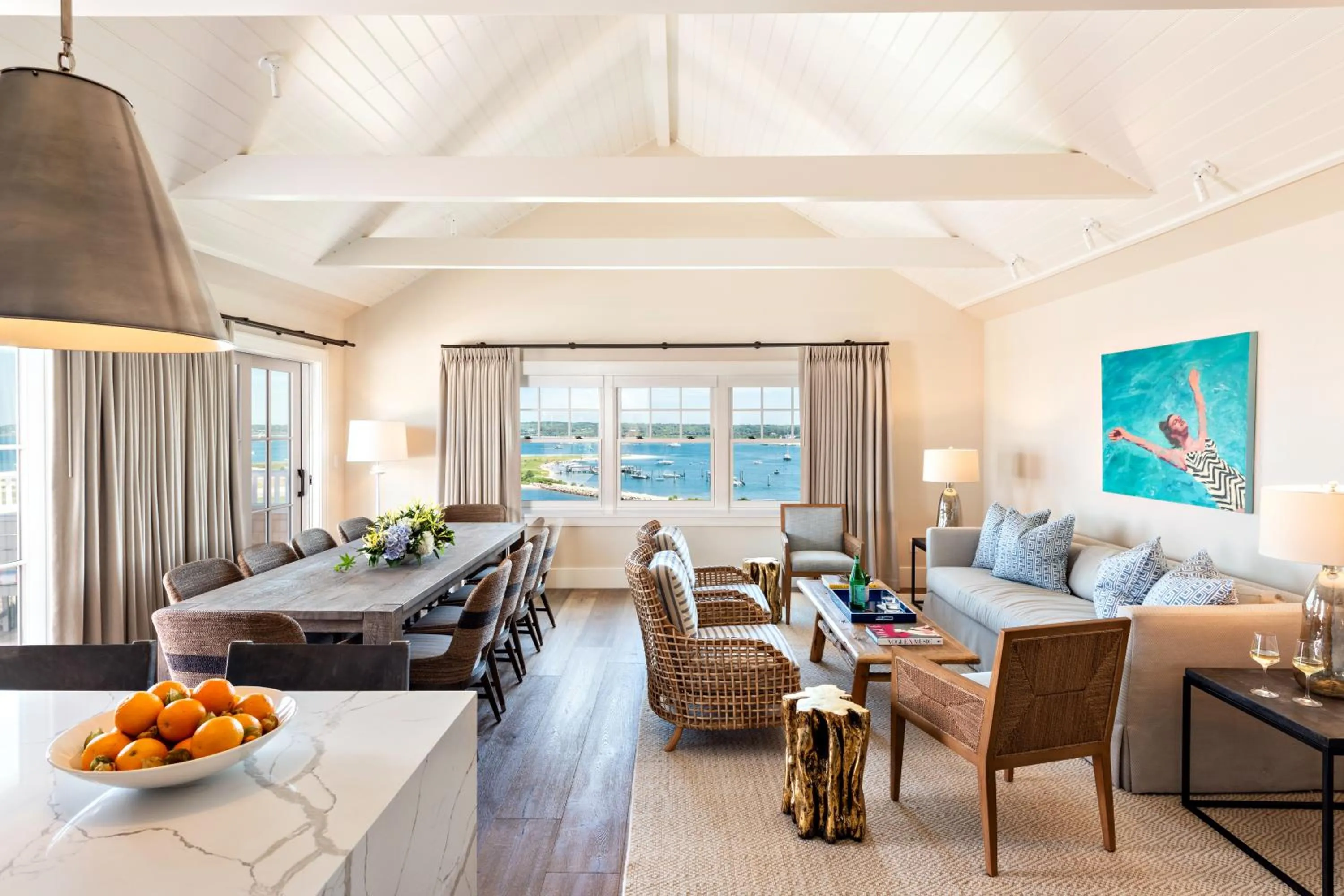 Living room in Harbor View Hotel