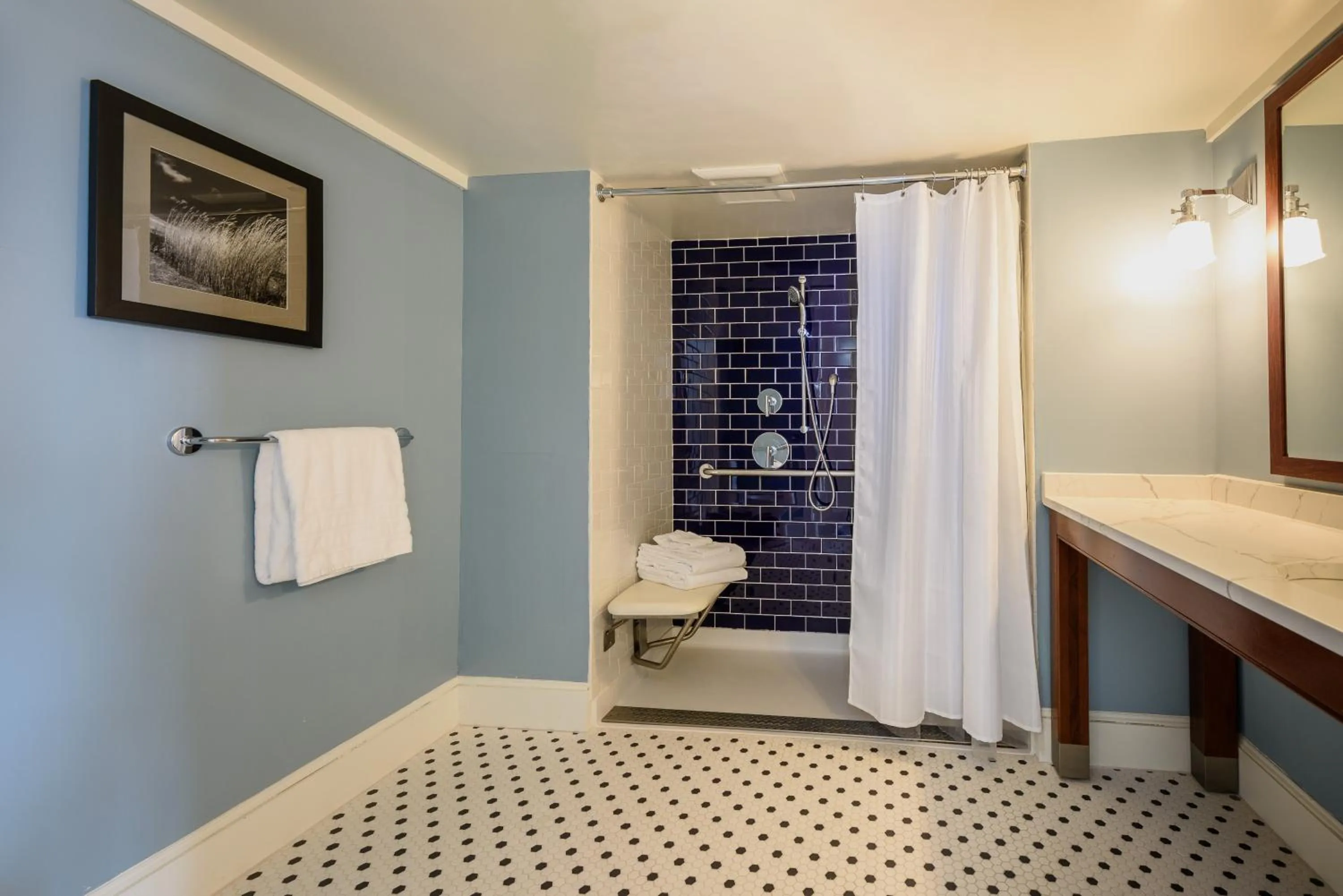 Bathroom in Harbor View Hotel