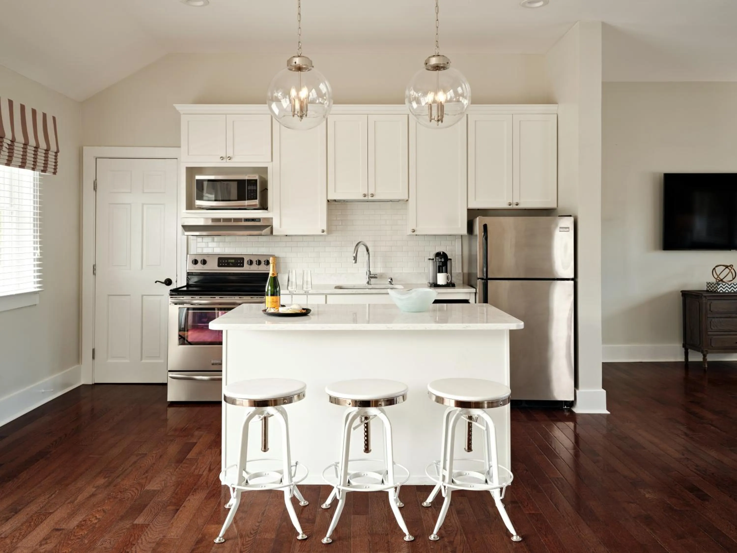 Kitchen or kitchenette in Harbor View Hotel