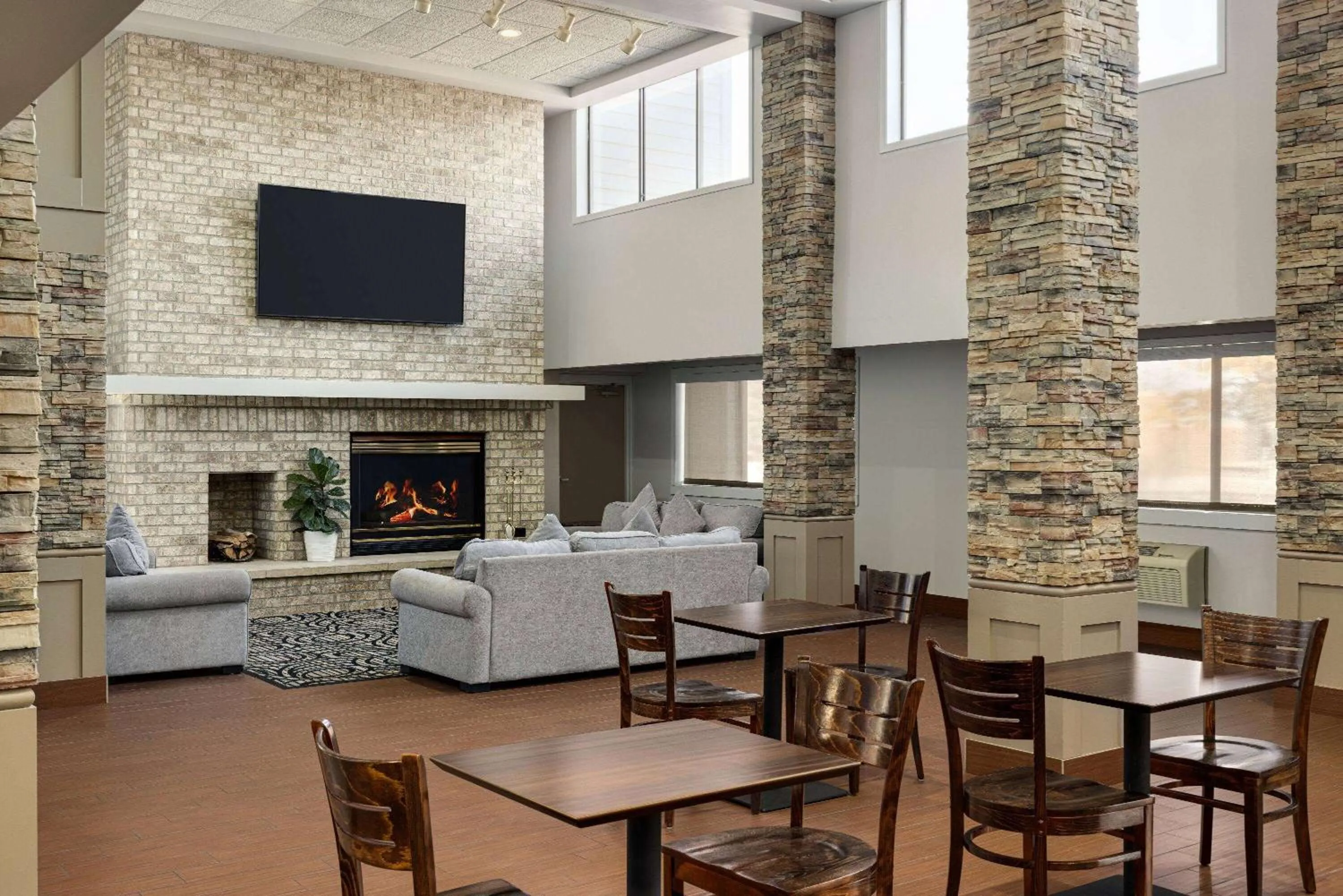 Lobby or reception in AmericInn by Wyndham Inver Grove Heights Minneapolis