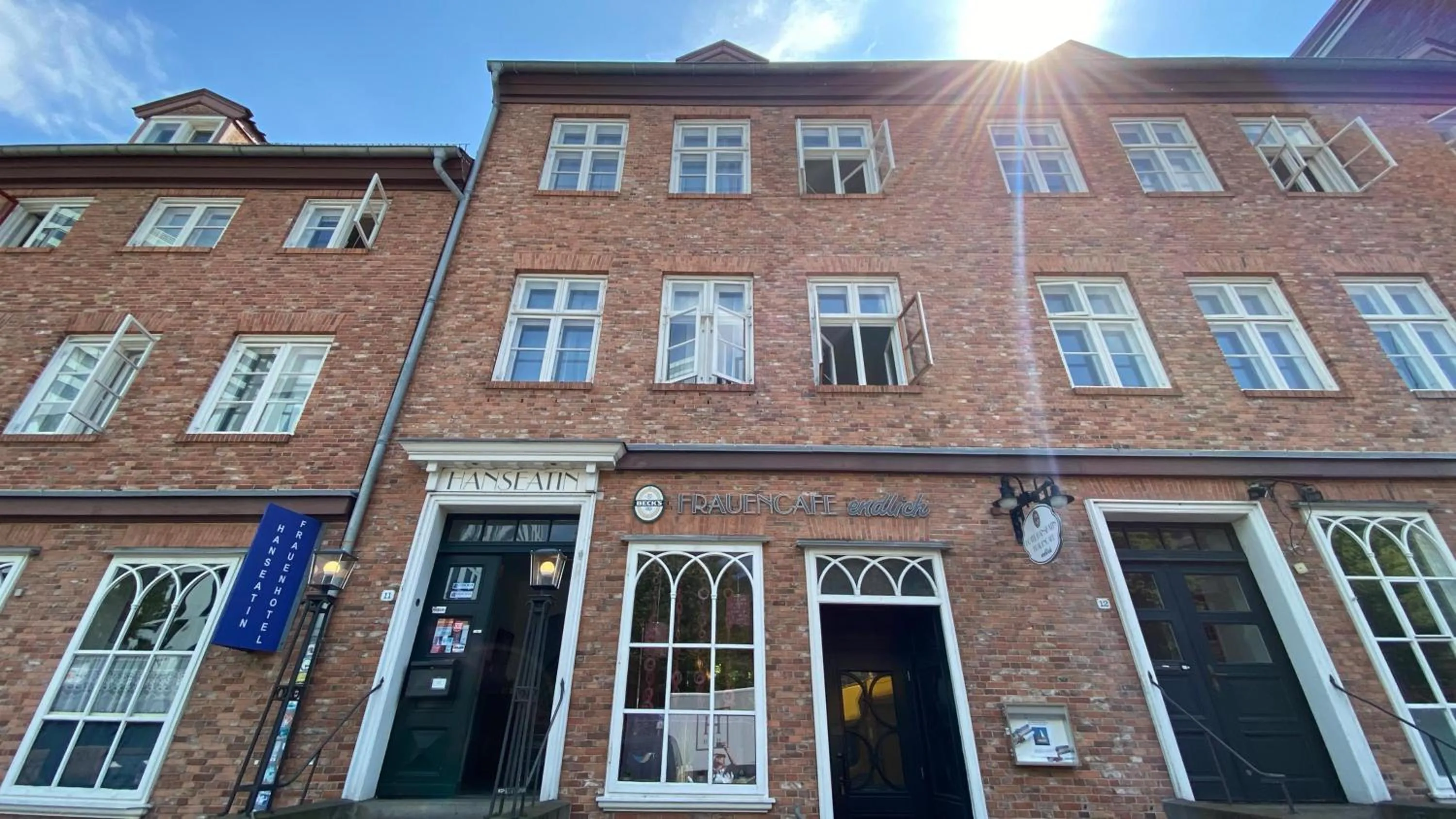 Property building in Frauenhotel Hanseatin - Women Only