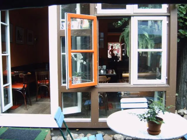 Patio in Frauenhotel Hanseatin - Women Only