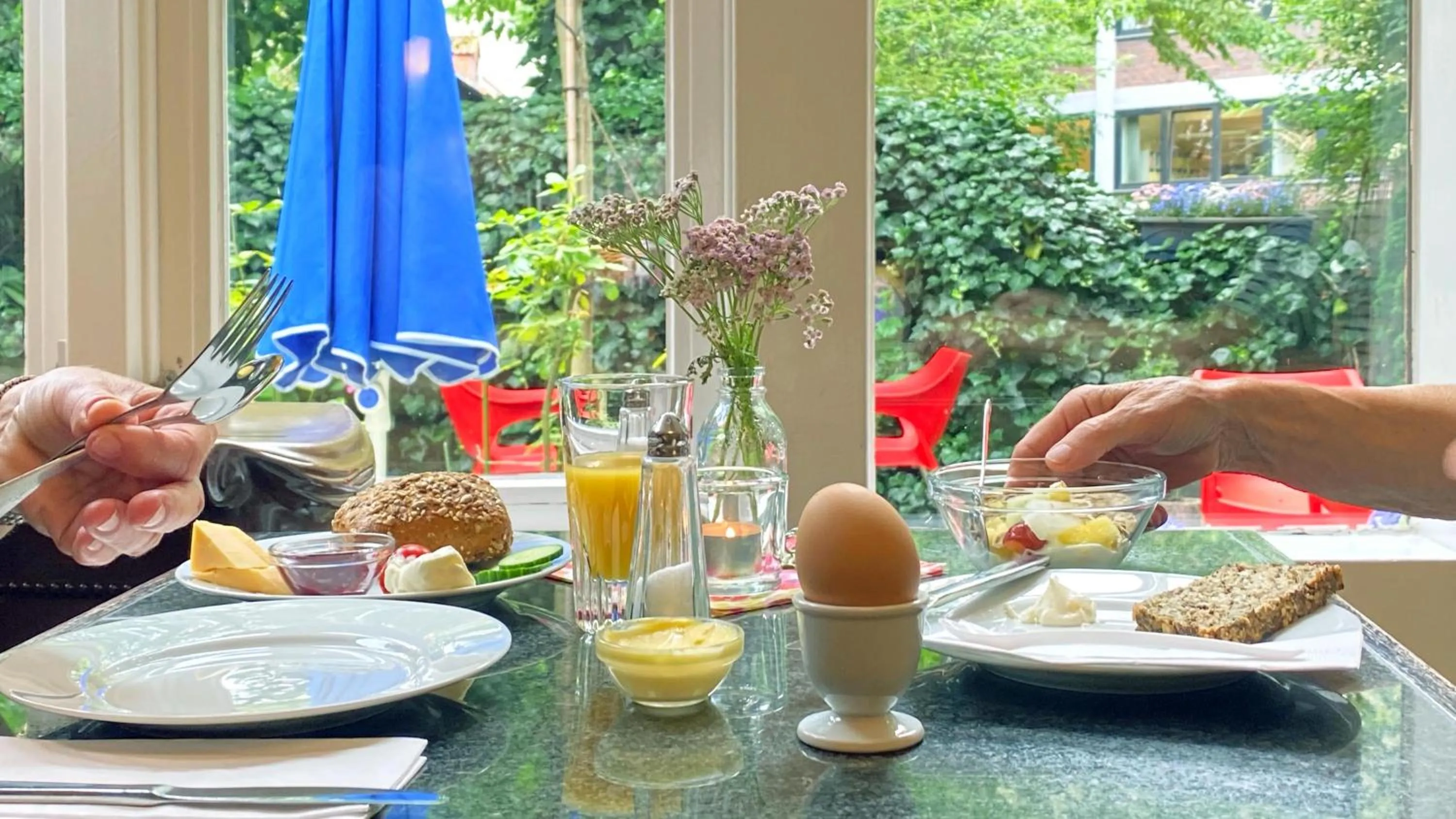 Buffet breakfast in Frauenhotel Hanseatin - Women Only