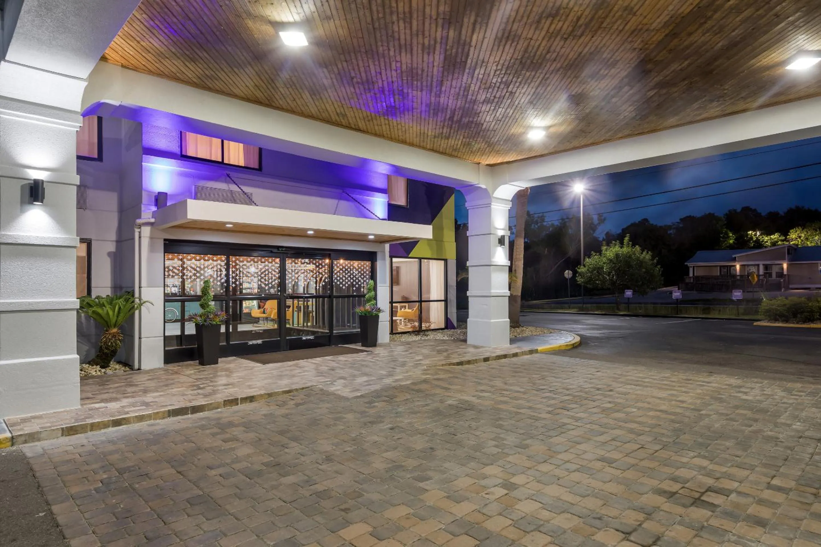 Facade/entrance in Spark By Hilton Biloxi Ocean Springs