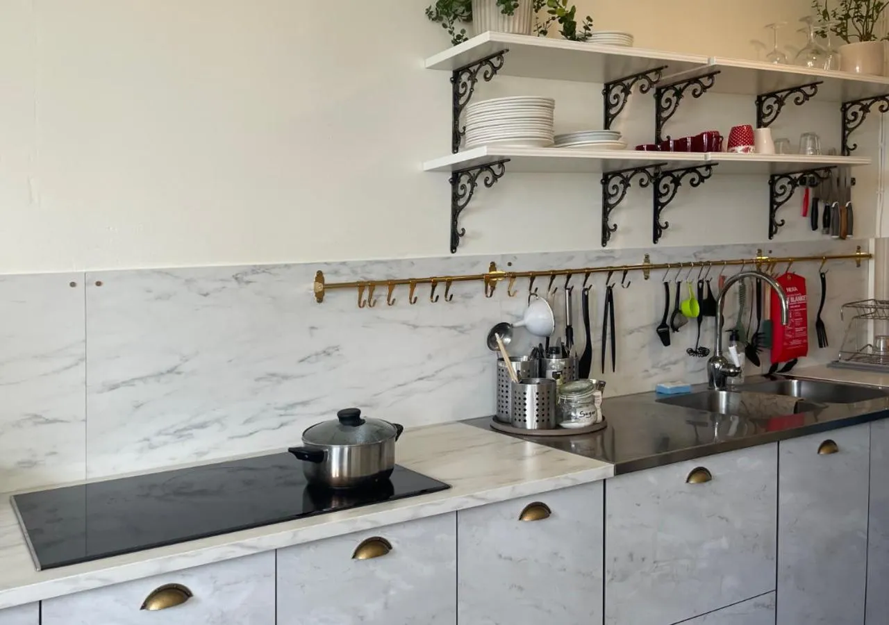 Communal kitchen in Crafoord Place Hostel