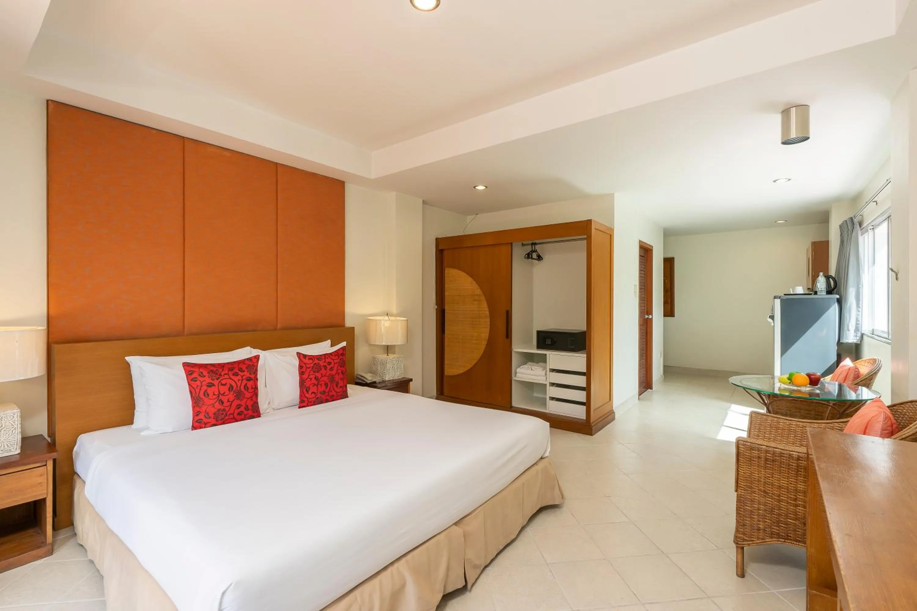 Bedroom, Bed in Bella Villa Pattaya 3rd Road