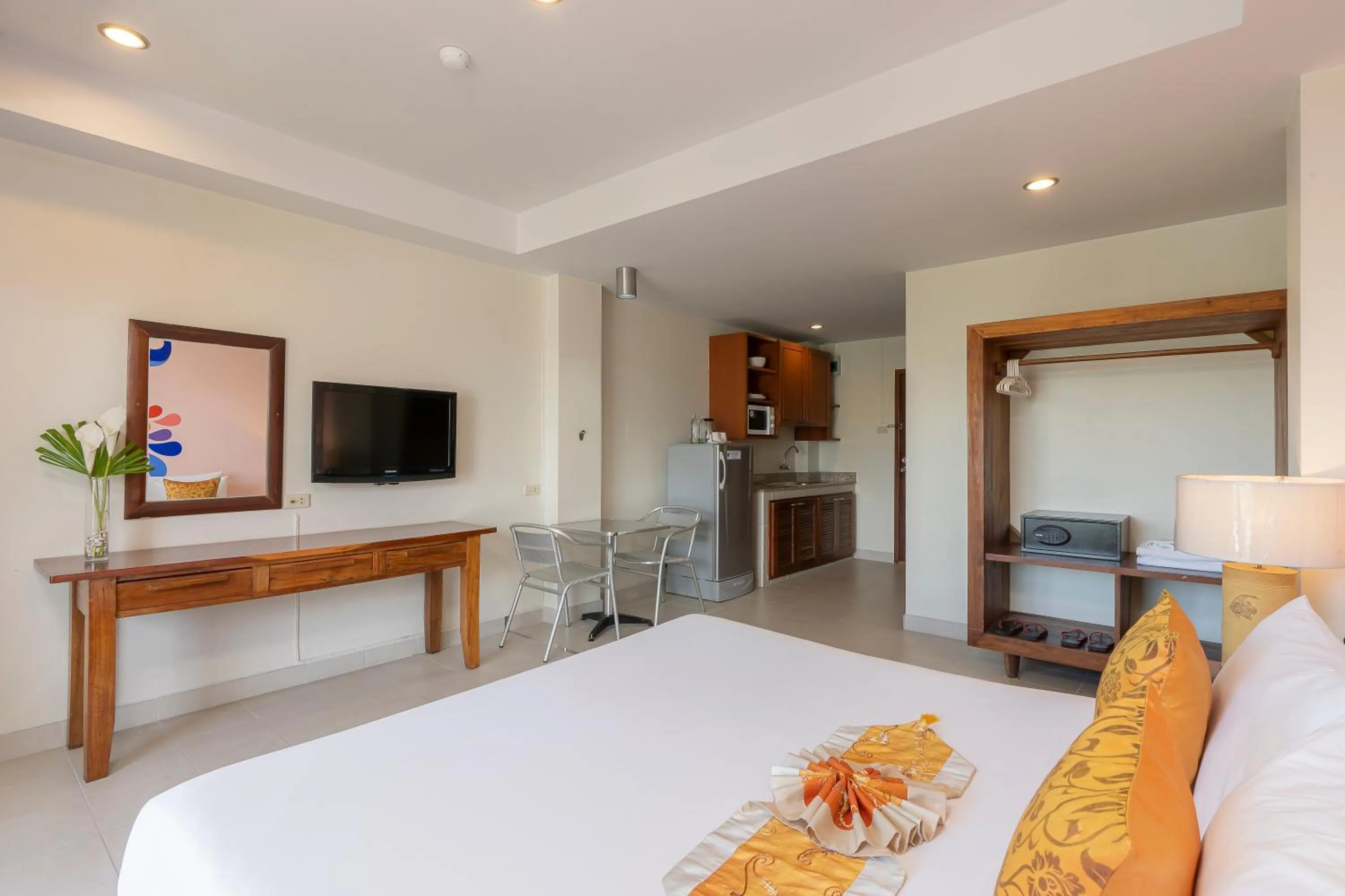 Seating area, Bed in Bella Villa Pattaya 3rd Road