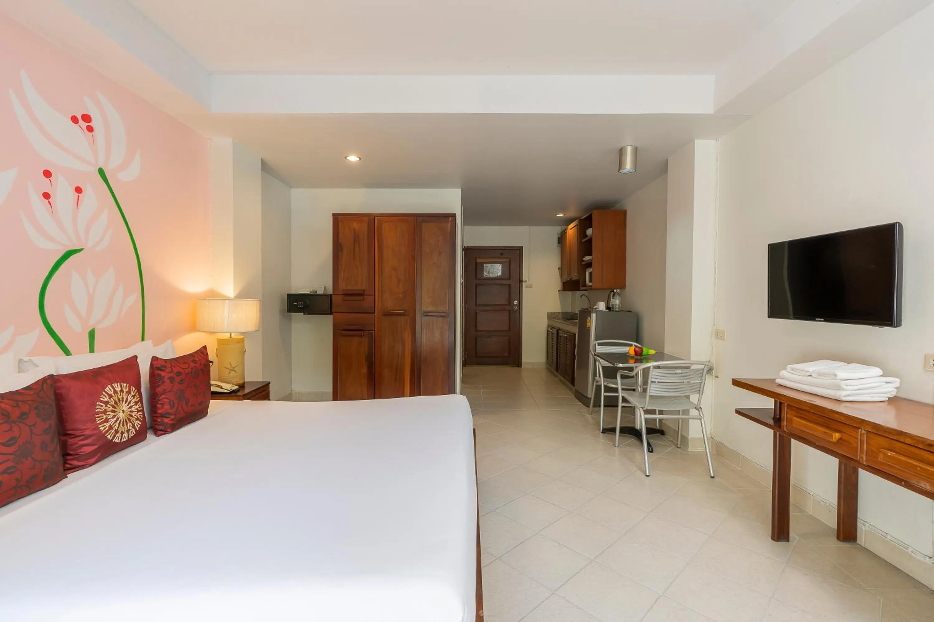 Breakfast, Bed in Bella Villa Pattaya 3rd Road