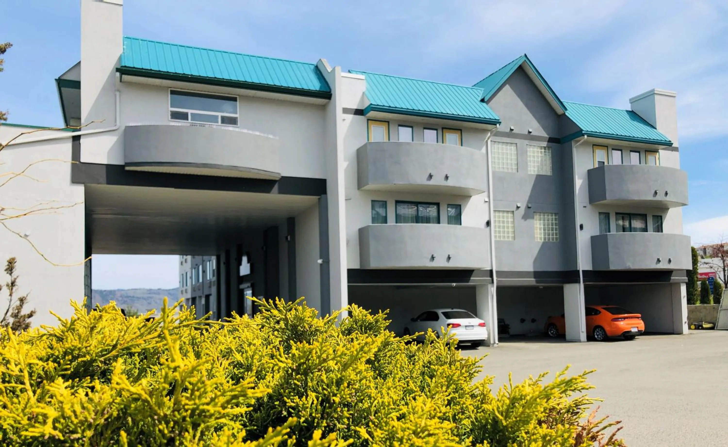 Property building in Days Inn by Wyndham Kamloops BC