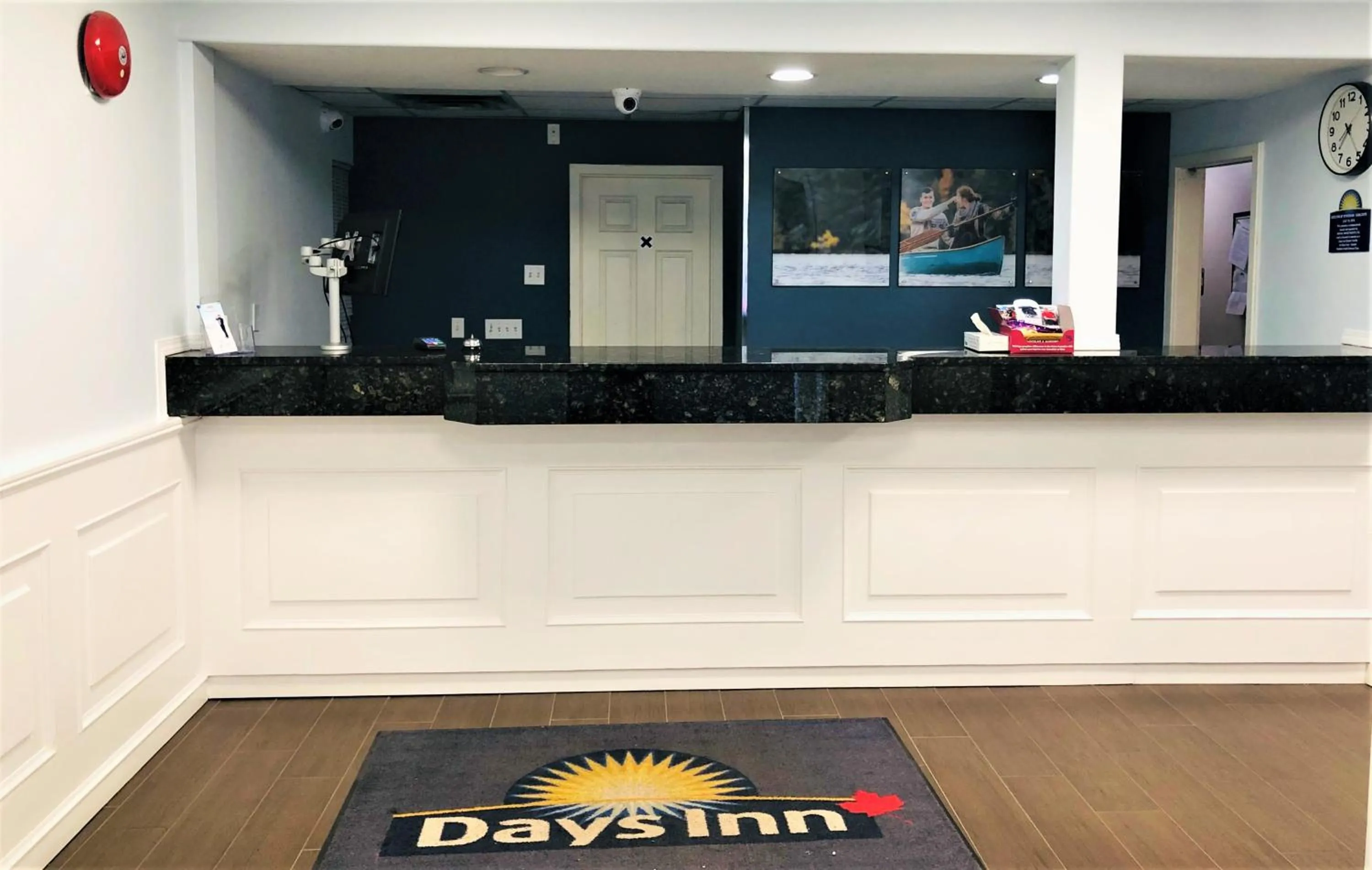 Lobby or reception in Days Inn by Wyndham Kamloops BC