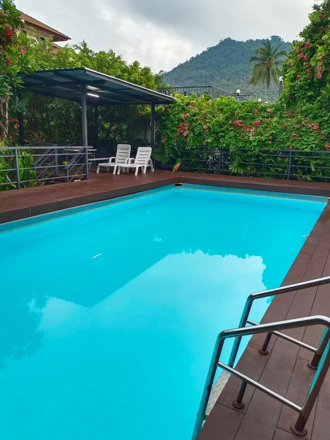 Swimming pool in Phannarai House