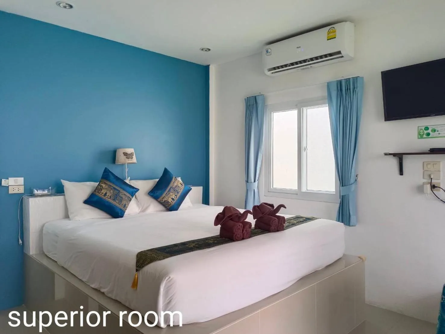 Photo of the whole room, Bed in Phannarai House