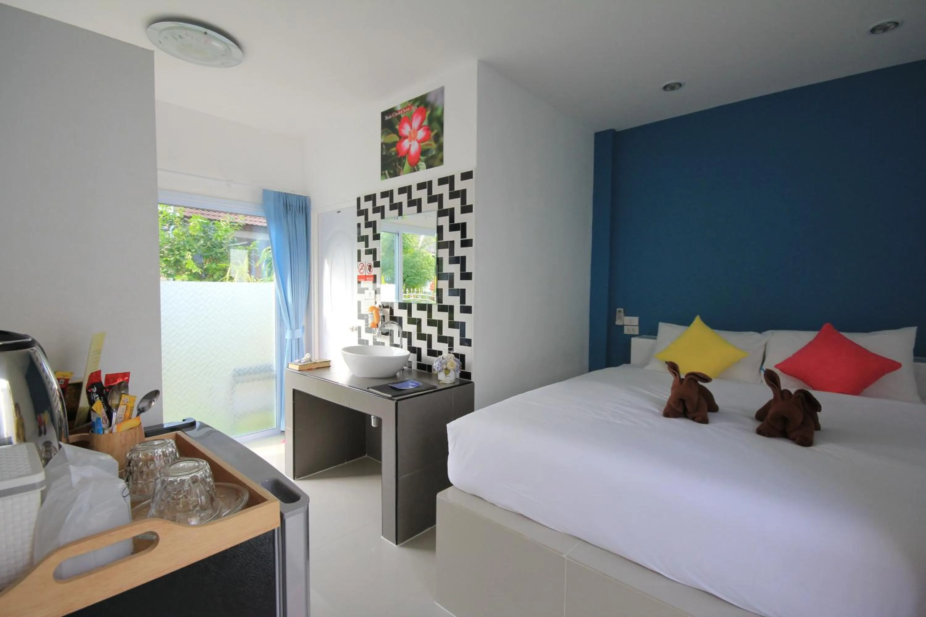 Photo of the whole room, Bed in Phannarai House