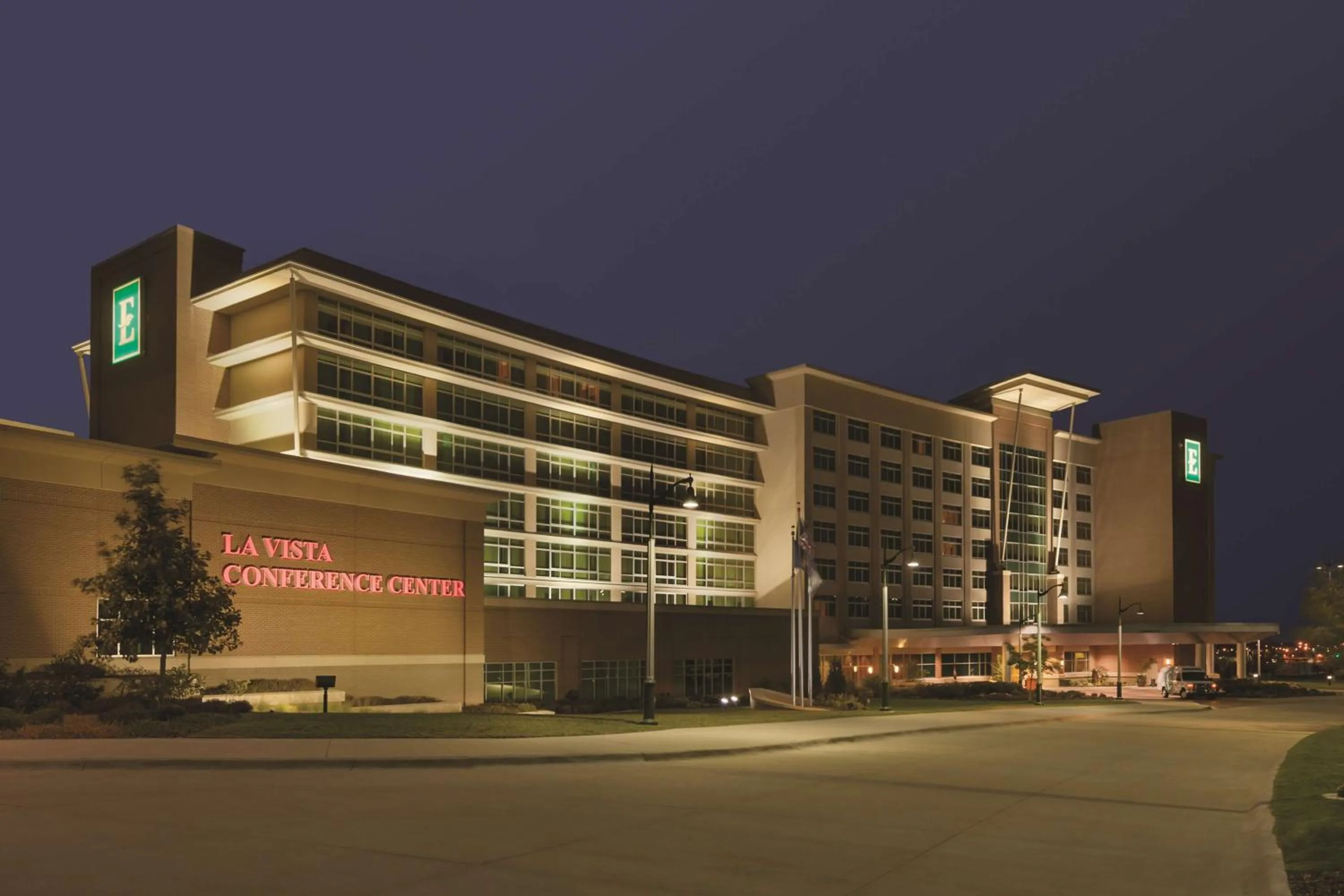 Property building in Embassy Suites Omaha- La Vista/ Hotel & Conference Center
