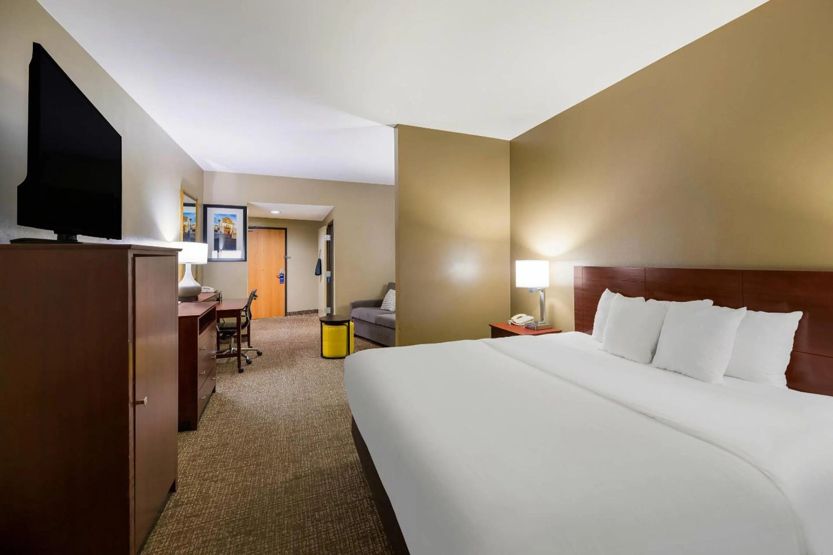 Bedroom, Bed in Comfort Suites El Paso West