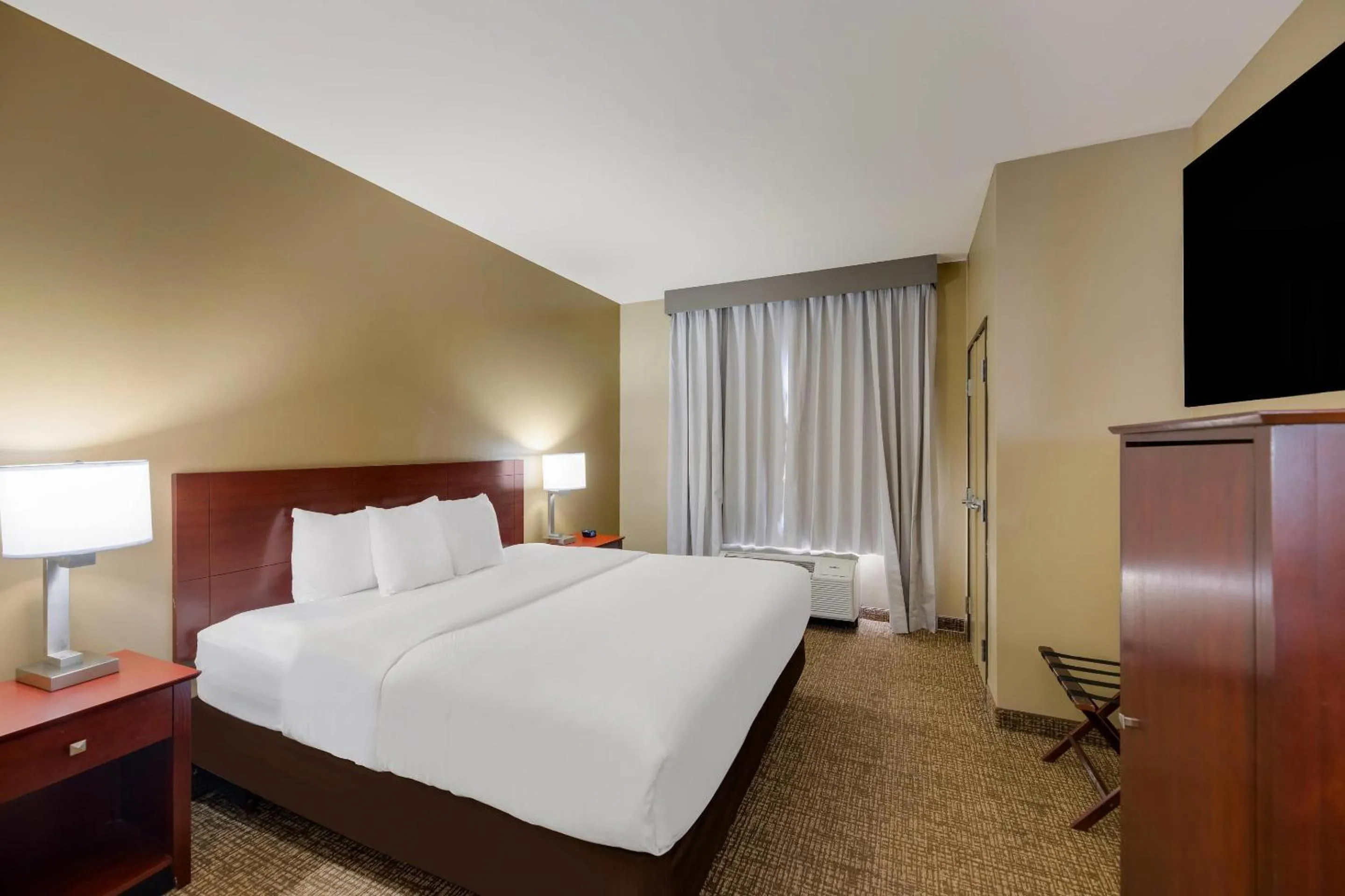 Bedroom, Bed in Comfort Suites El Paso West