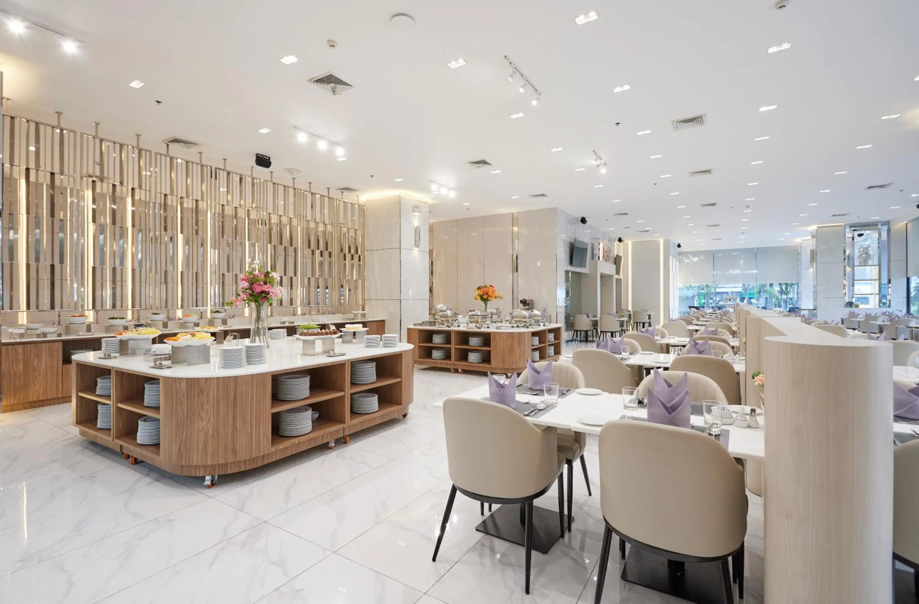 Restaurant/places to eat in The Four Wings Hotel Bangkok